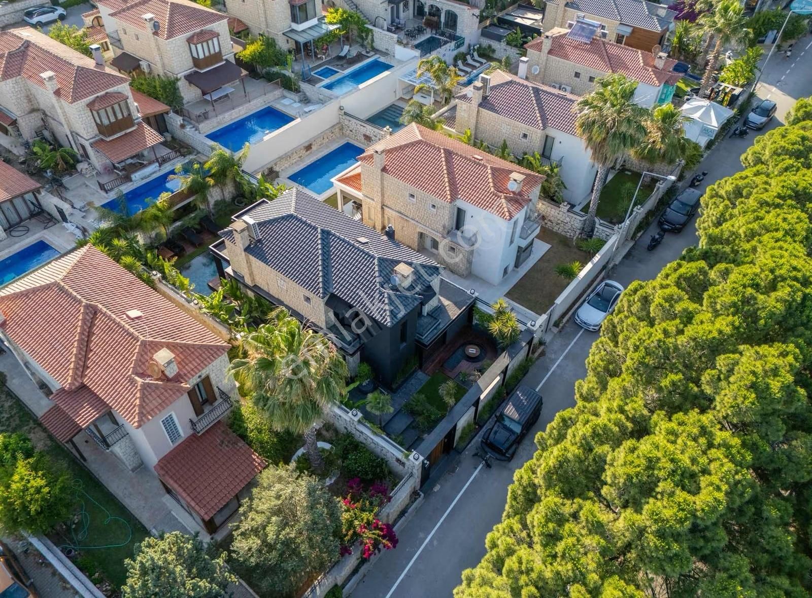 Alaçatı Hacımemiş | Çamlık Yol Üzeri | Özel Tasarım Villa - Görsel 17