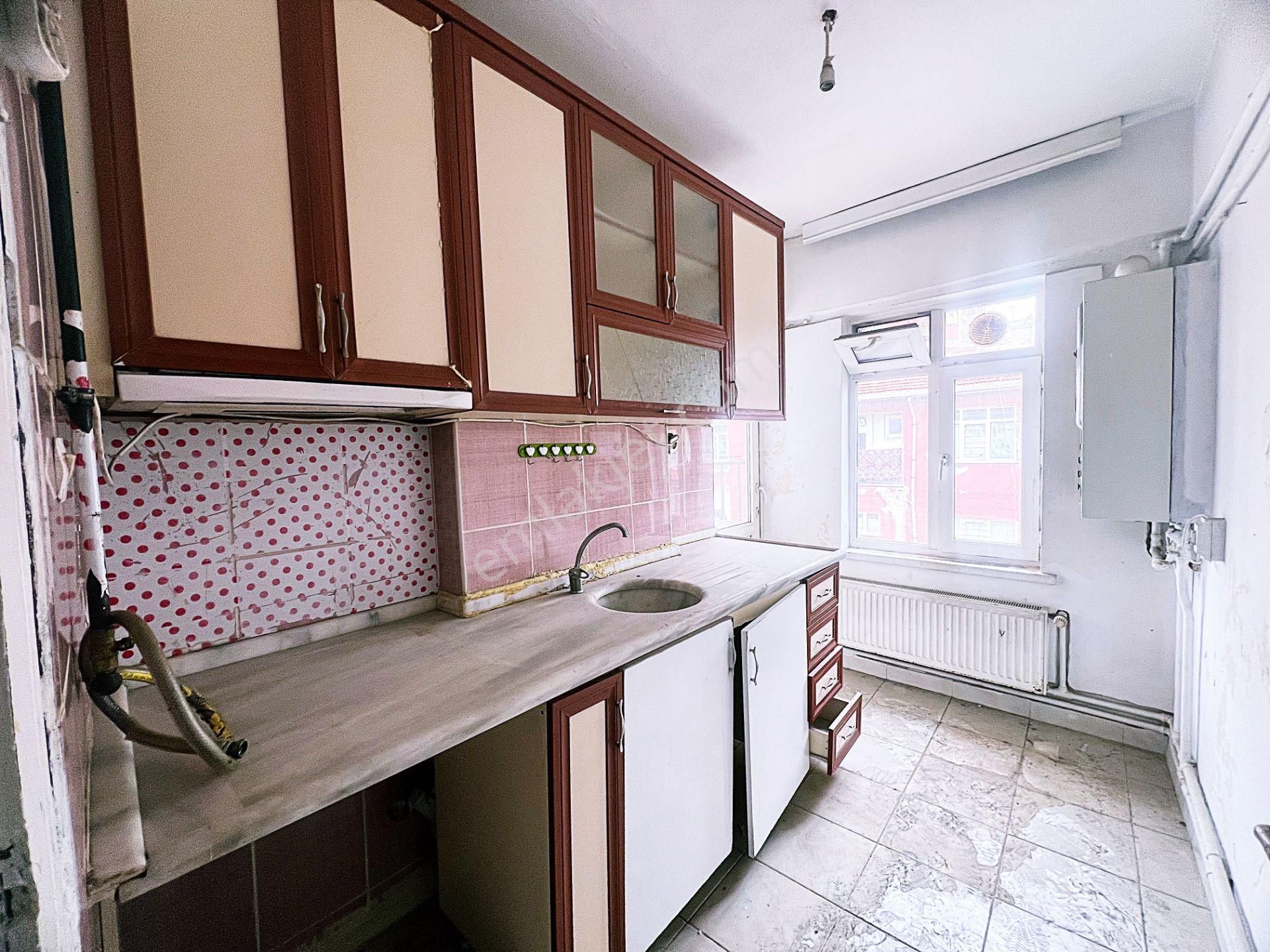 Cihandan Karşıyaka Merkezde Katta 2+1 Satlık Daire - Görsel 5