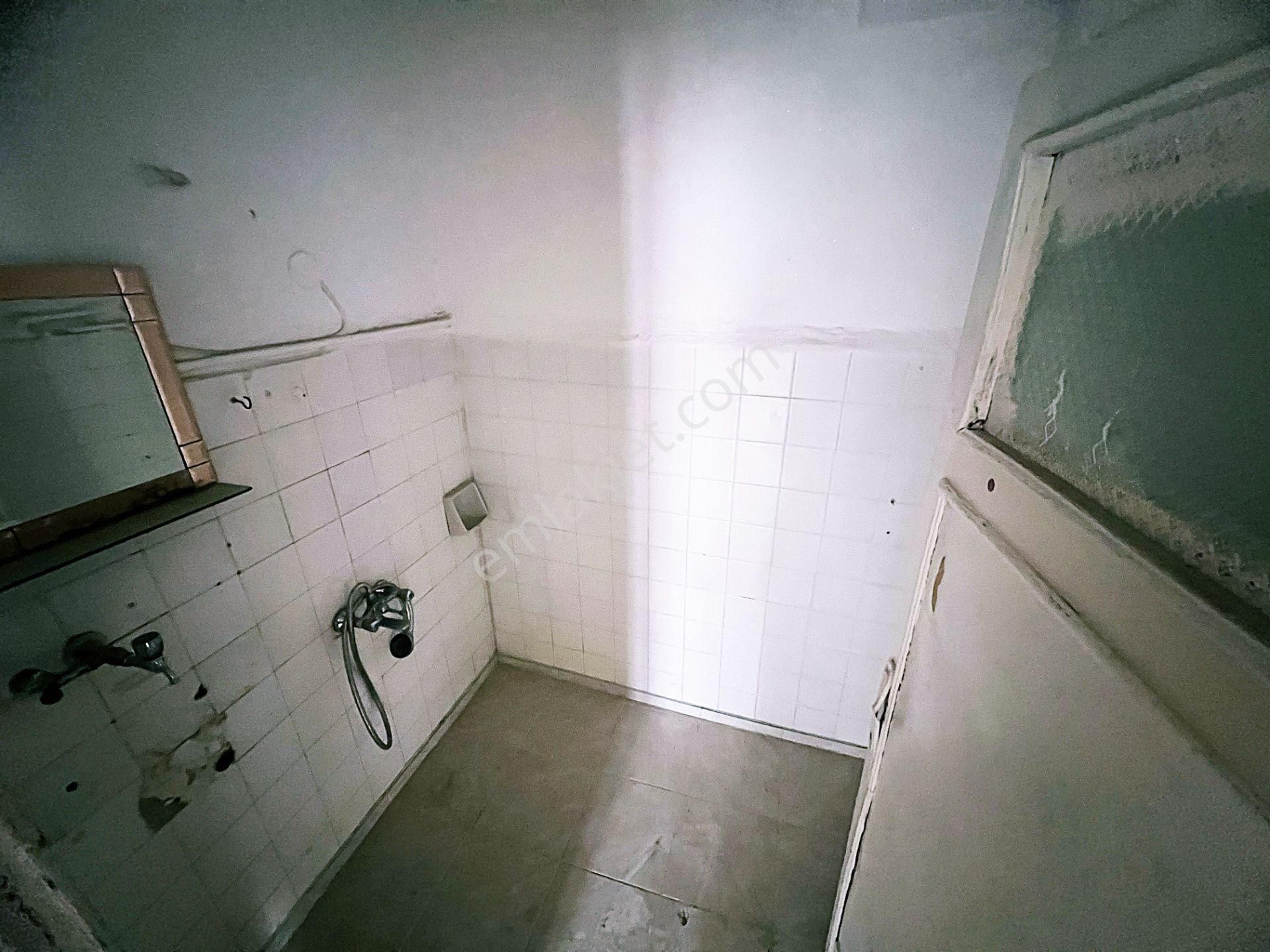 Cihandan Karşıyaka Merkezde Katta 2+1 Satlık Daire - Görsel 26