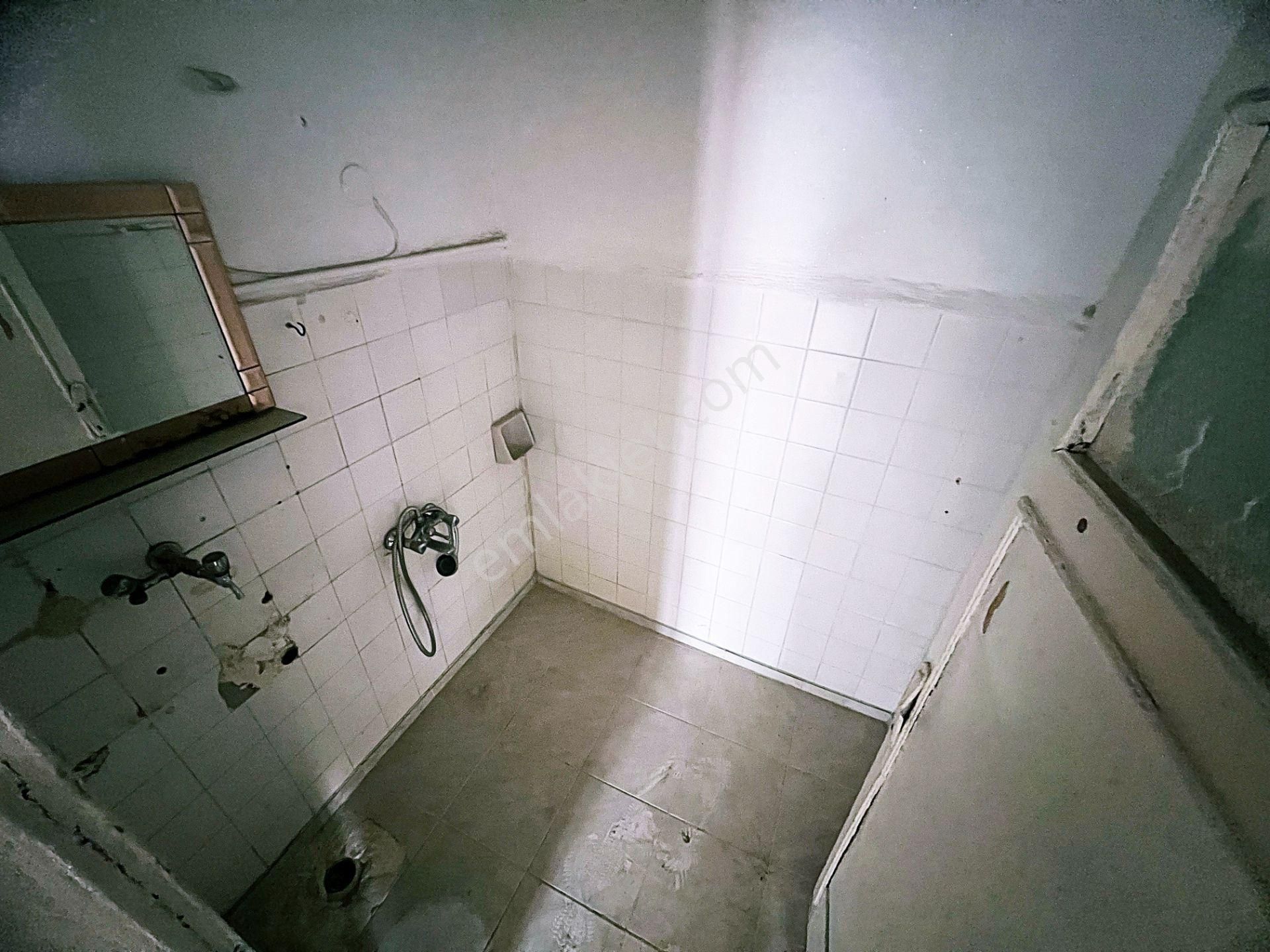 Cihandan Karşıyaka Merkezde Katta 2+1 Satlık Daire - Görsel 27