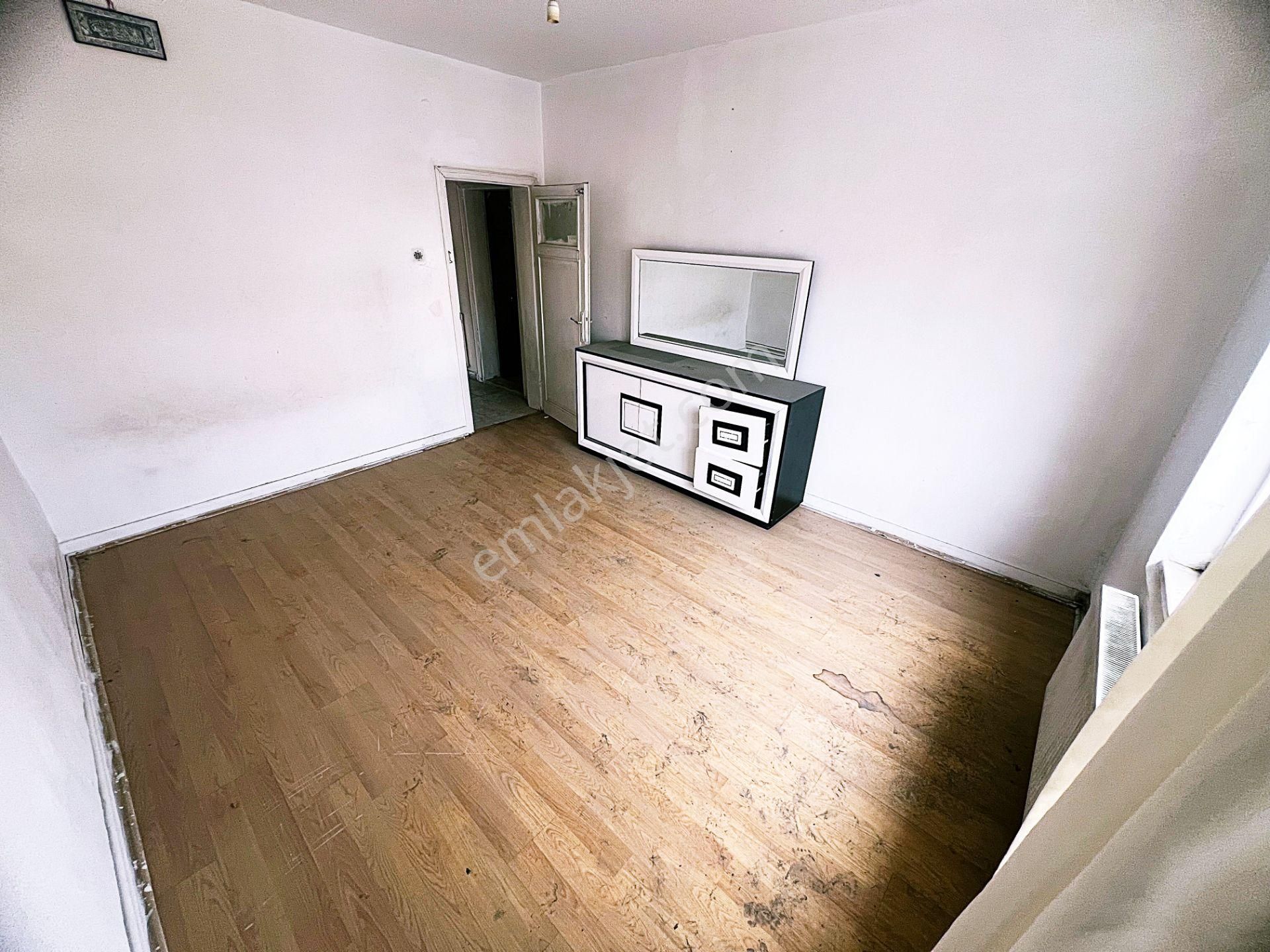 Cihandan Karşıyaka Merkezde Katta 2+1 Satlık Daire - Görsel 23