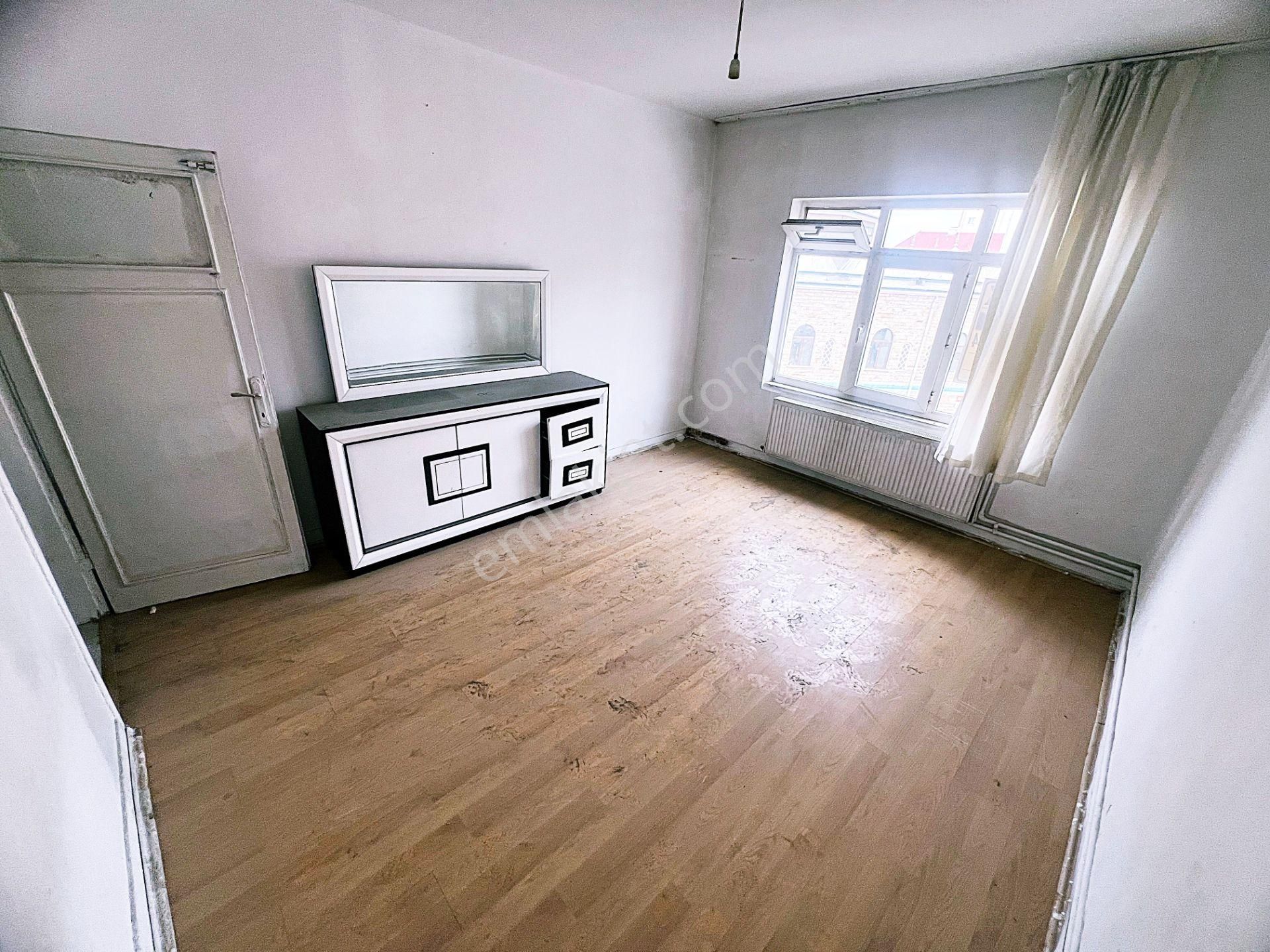 Cihandan Karşıyaka Merkezde Katta 2+1 Satlık Daire - Görsel 21