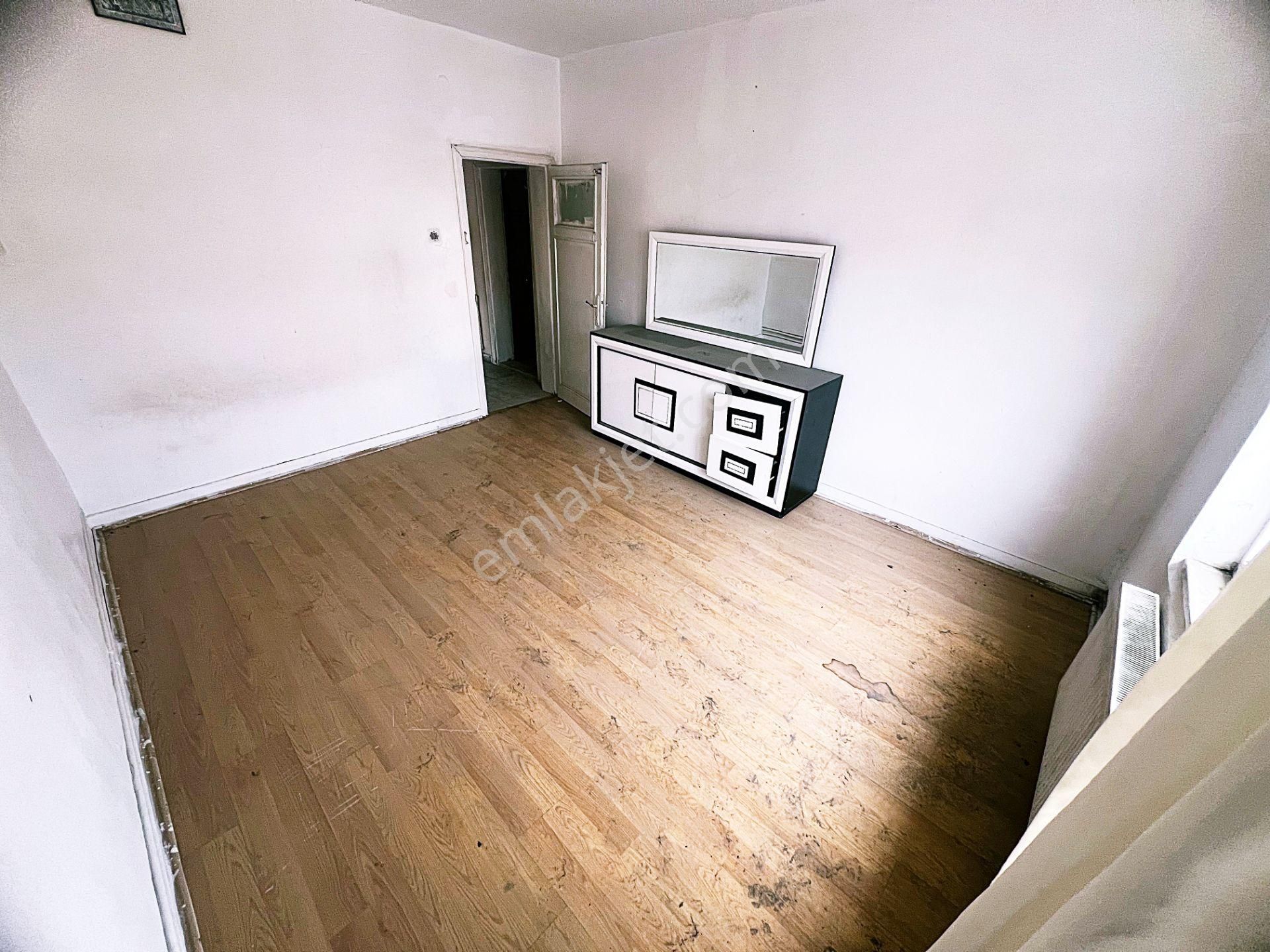 Cihandan Karşıyaka Merkezde Katta 2+1 Satlık Daire - Görsel 22