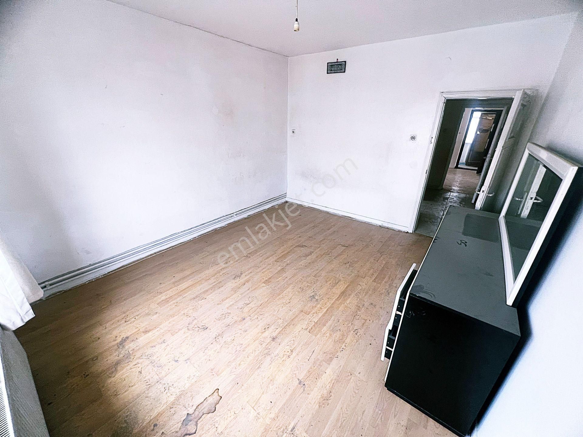 Cihandan Karşıyaka Merkezde Katta 2+1 Satlık Daire - Görsel 25