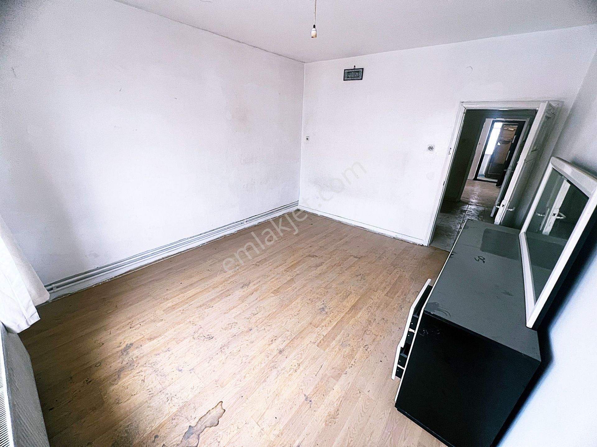 Cihandan Karşıyaka Merkezde Katta 2+1 Satlık Daire - Görsel 24