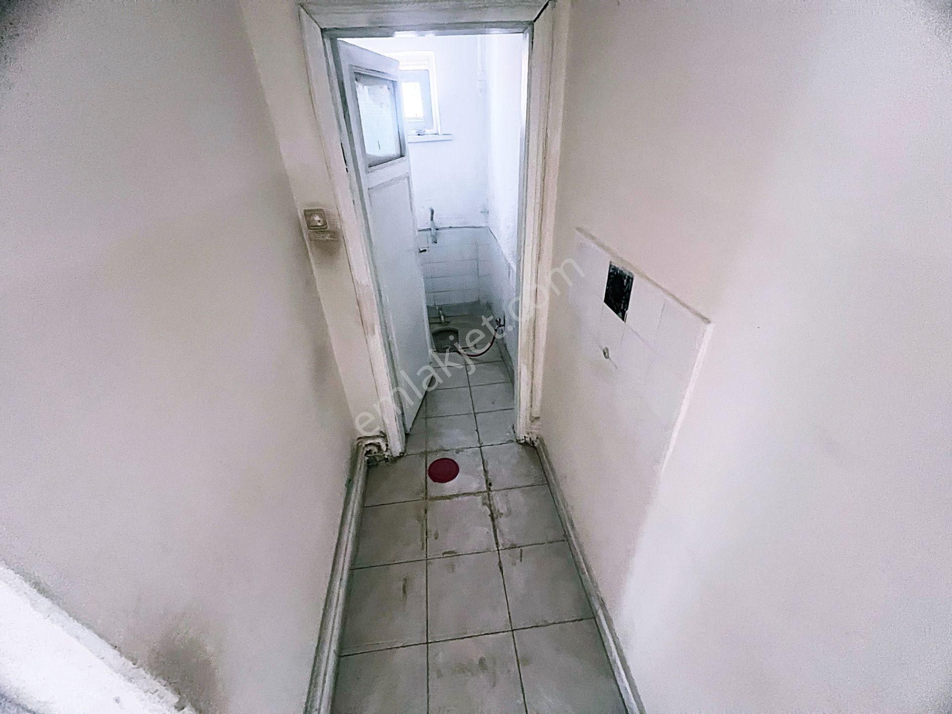 Cihandan Karşıyaka Merkezde Katta 2+1 Satlık Daire - Görsel 28