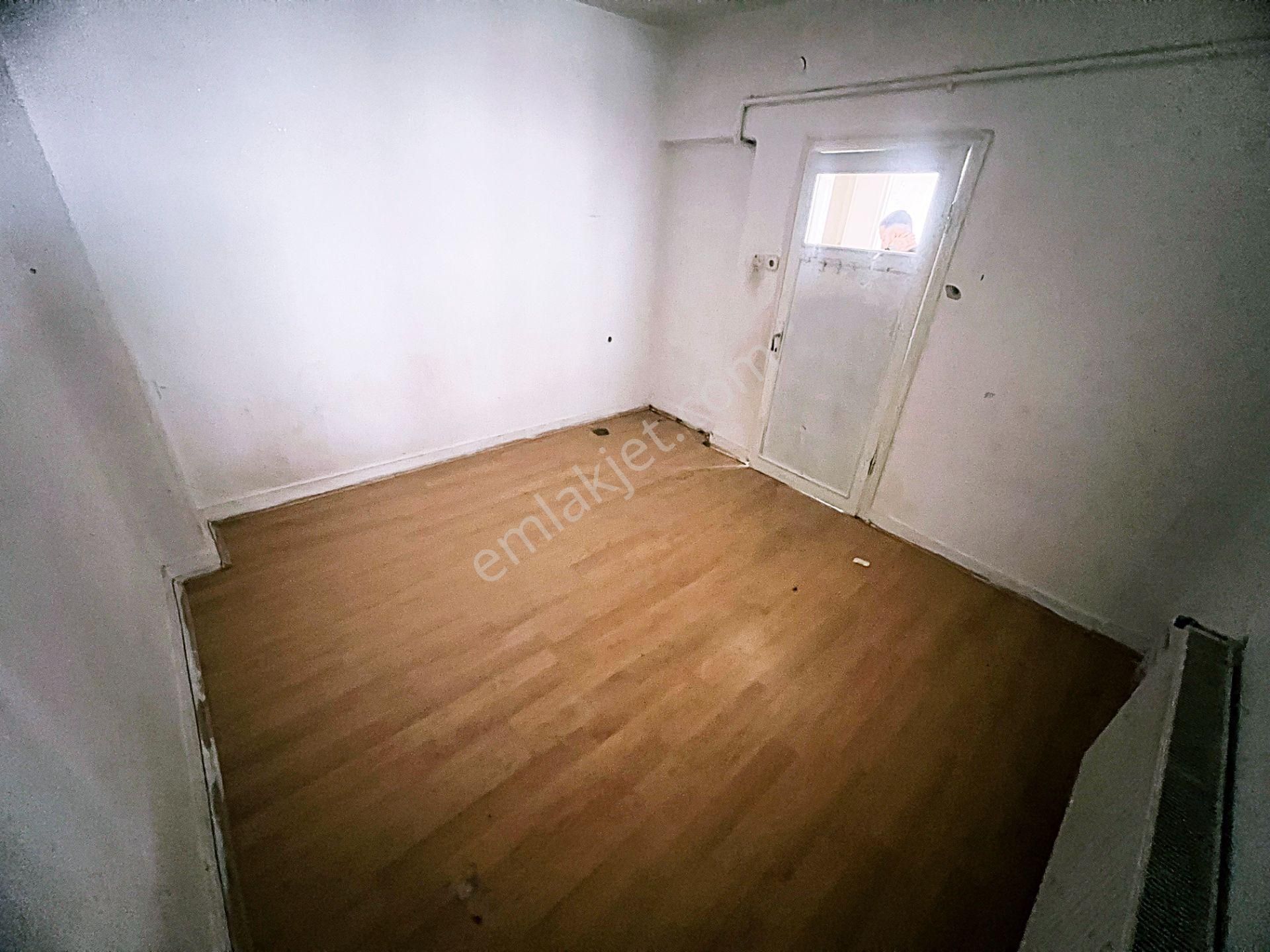 Cihandan Karşıyaka Merkezde Katta 2+1 Satlık Daire - Görsel 17