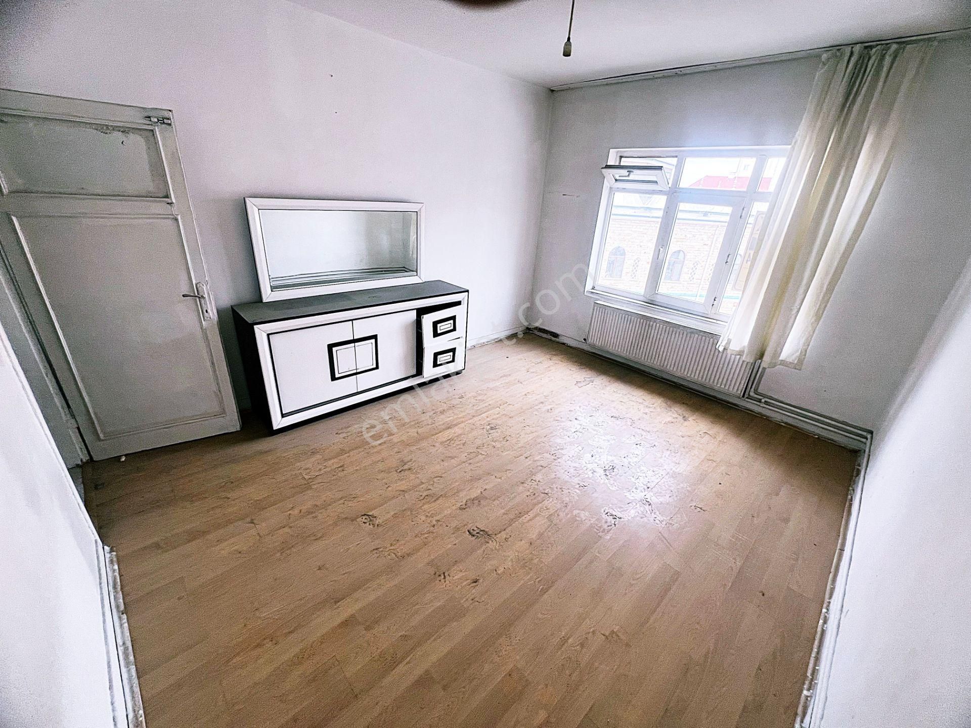 Cihandan Karşıyaka Merkezde Katta 2+1 Satlık Daire - Görsel 20