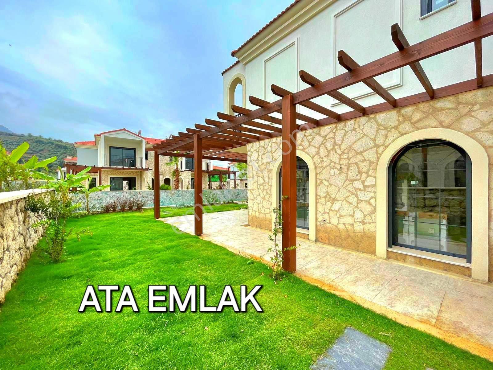 Kuşadasında Havuzlu Sitede 3+1 Sıfır Villa - Görsel 26