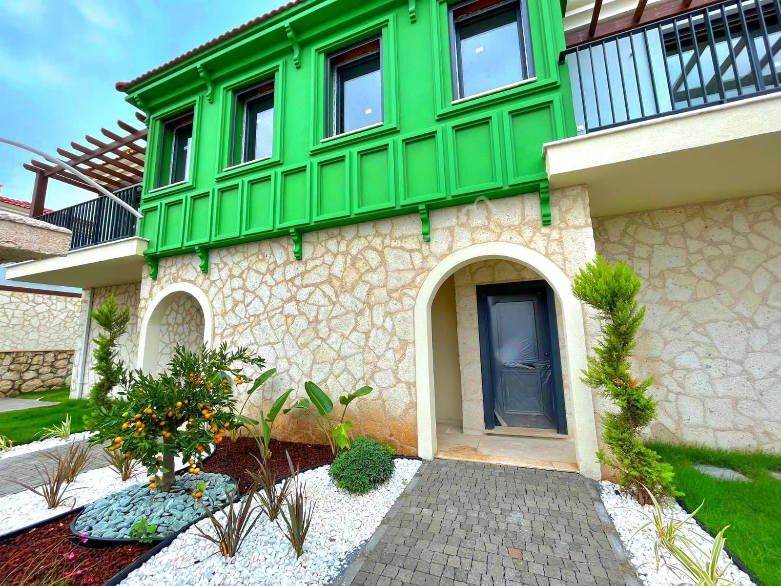 Kuşadasında Havuzlu Sitede 3+1 Sıfır Villa - Görsel 5