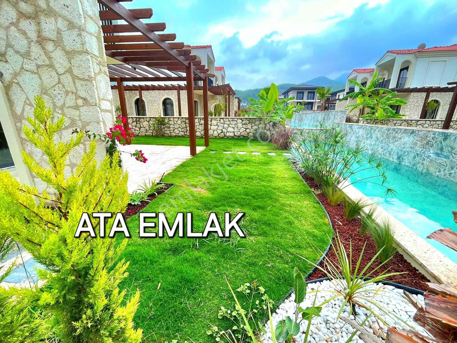 Kuşadasında Havuzlu Sitede 3+1 Sıfır Villa - Görsel 30