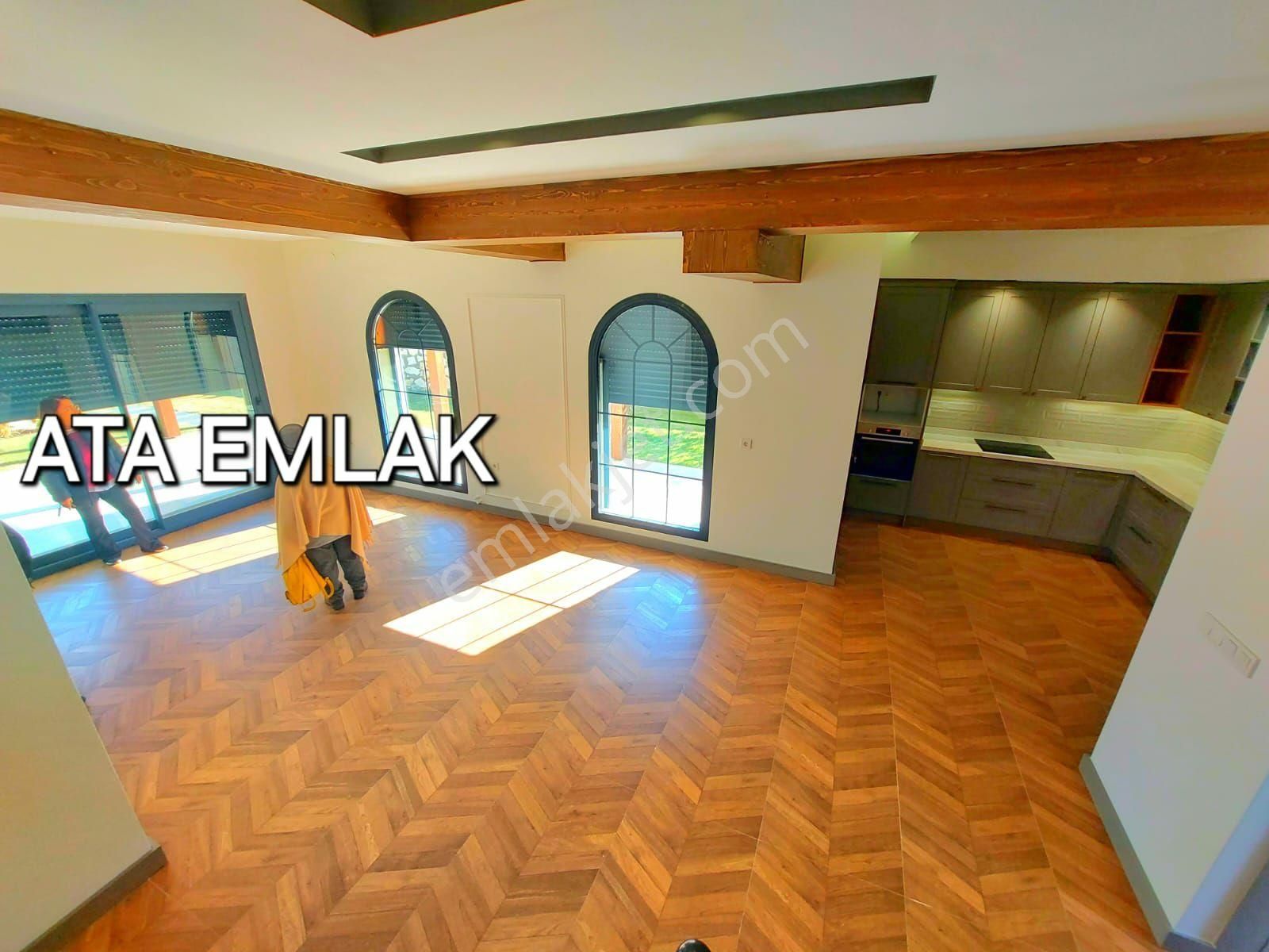 Kuşadasında Havuzlu Sitede 3+1 Sıfır Villa - Görsel 22