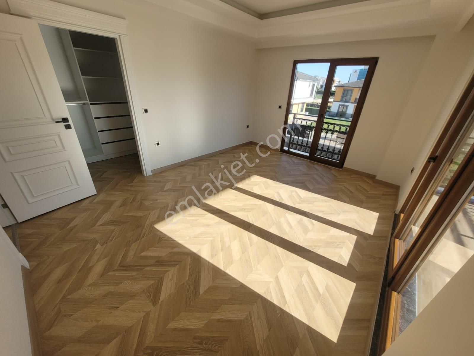 Delux'den Hürriyetin Merkezinde Bireysel Havuzlu Lux Triplex - Görsel 12