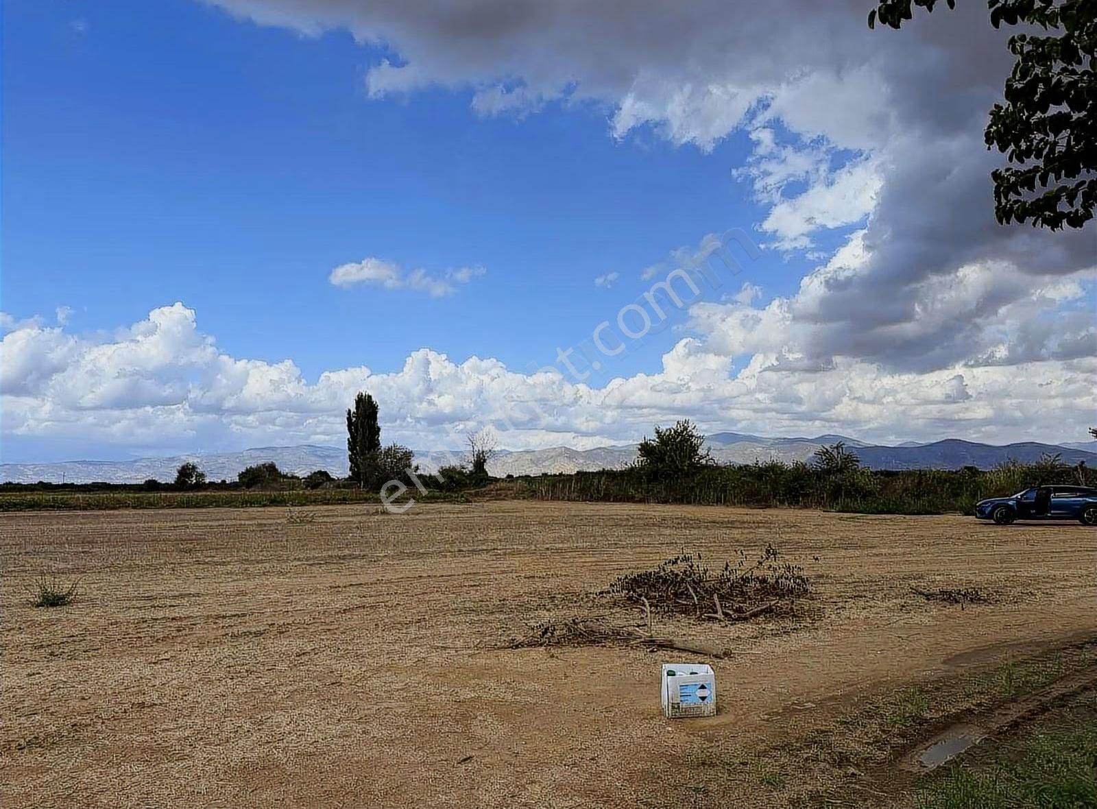 Pek Emlaktan 4 Lük Suyu Olan Asfal Kenarı Satılık Tarla - Görsel 18