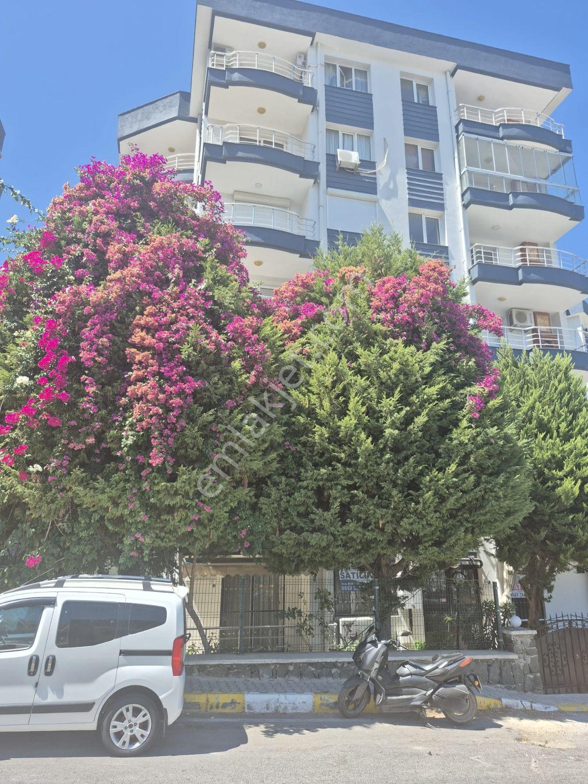 Ticaret Odası Üstünde,full Eşyalı,havuzlu, Güvenlikli Sitede, Genis