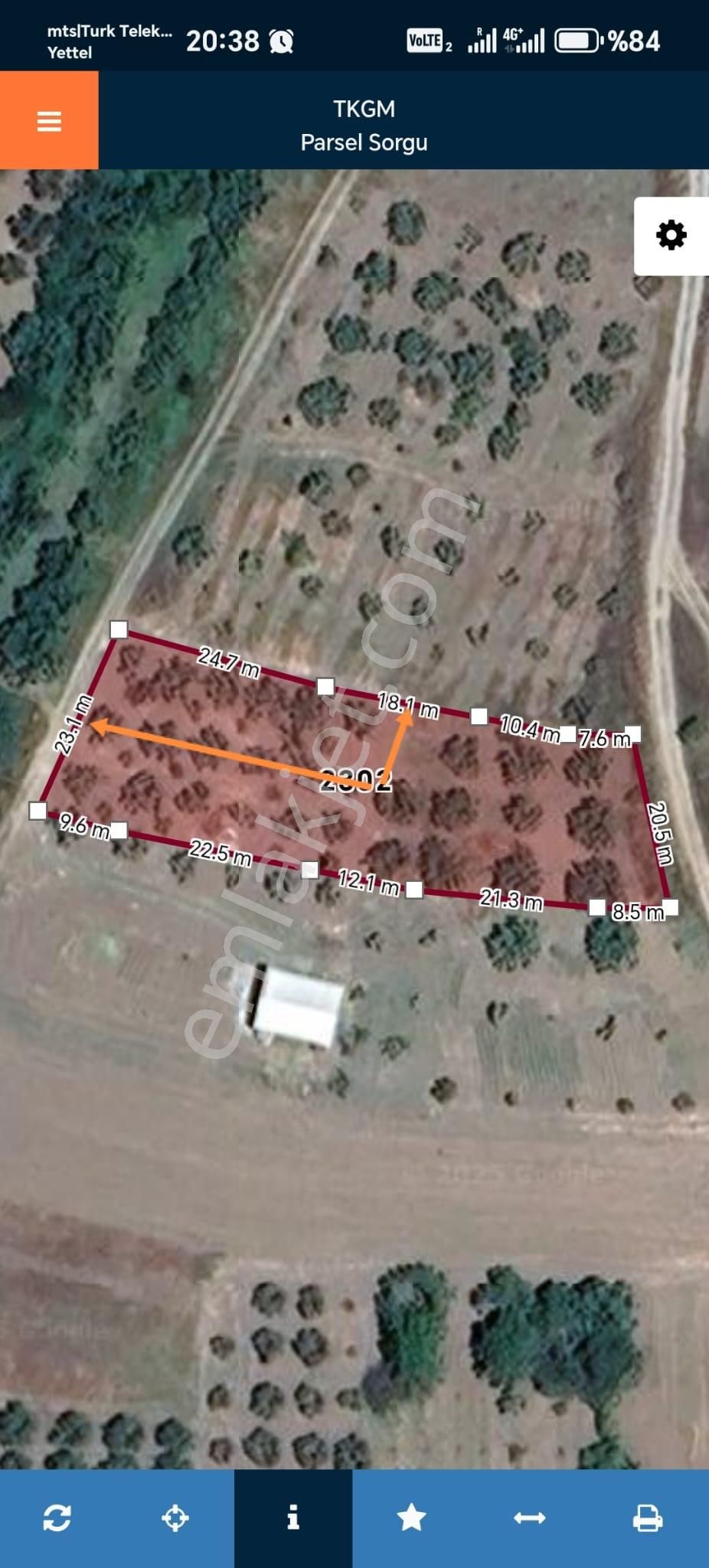 Kadastro Yoluna Cepheli Tarla