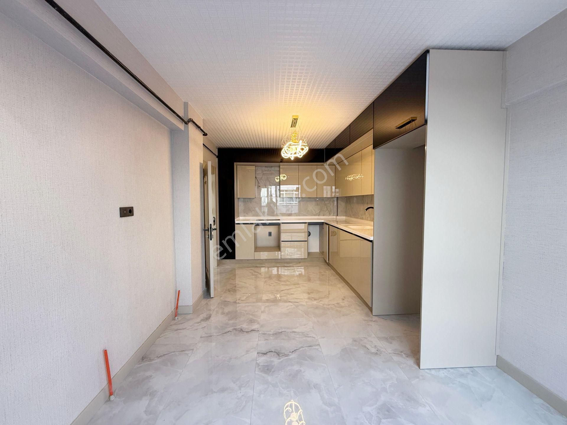 Öz'maşallah.dan Cadde Yakın Ultra Luks Yapılı Emsalsiz 3+1 - Görsel 2