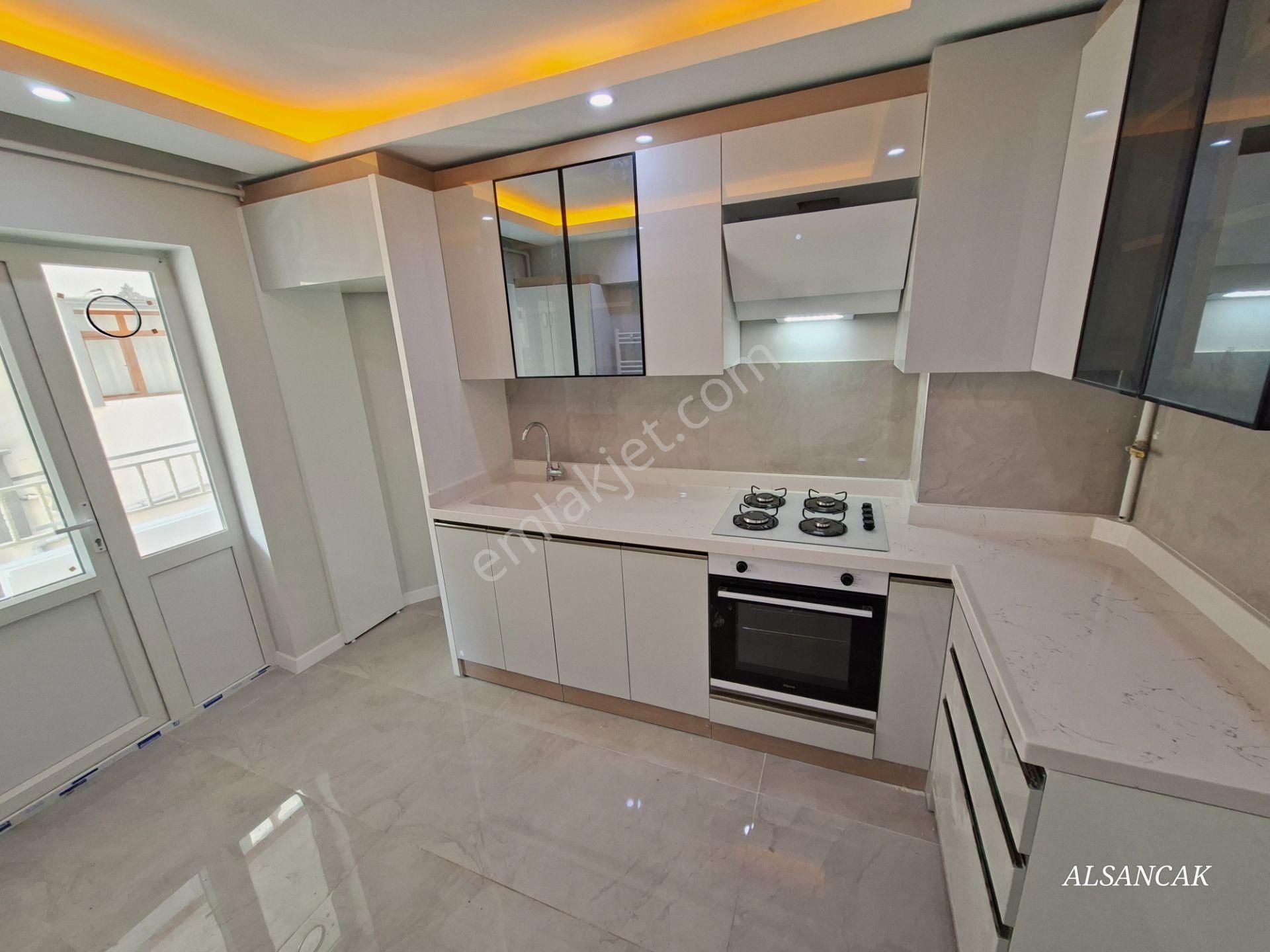 Piyade Emirlerde 3+1 Katta Ön Cephe Lüks Yapılı Satılık Daire - Görsel 4