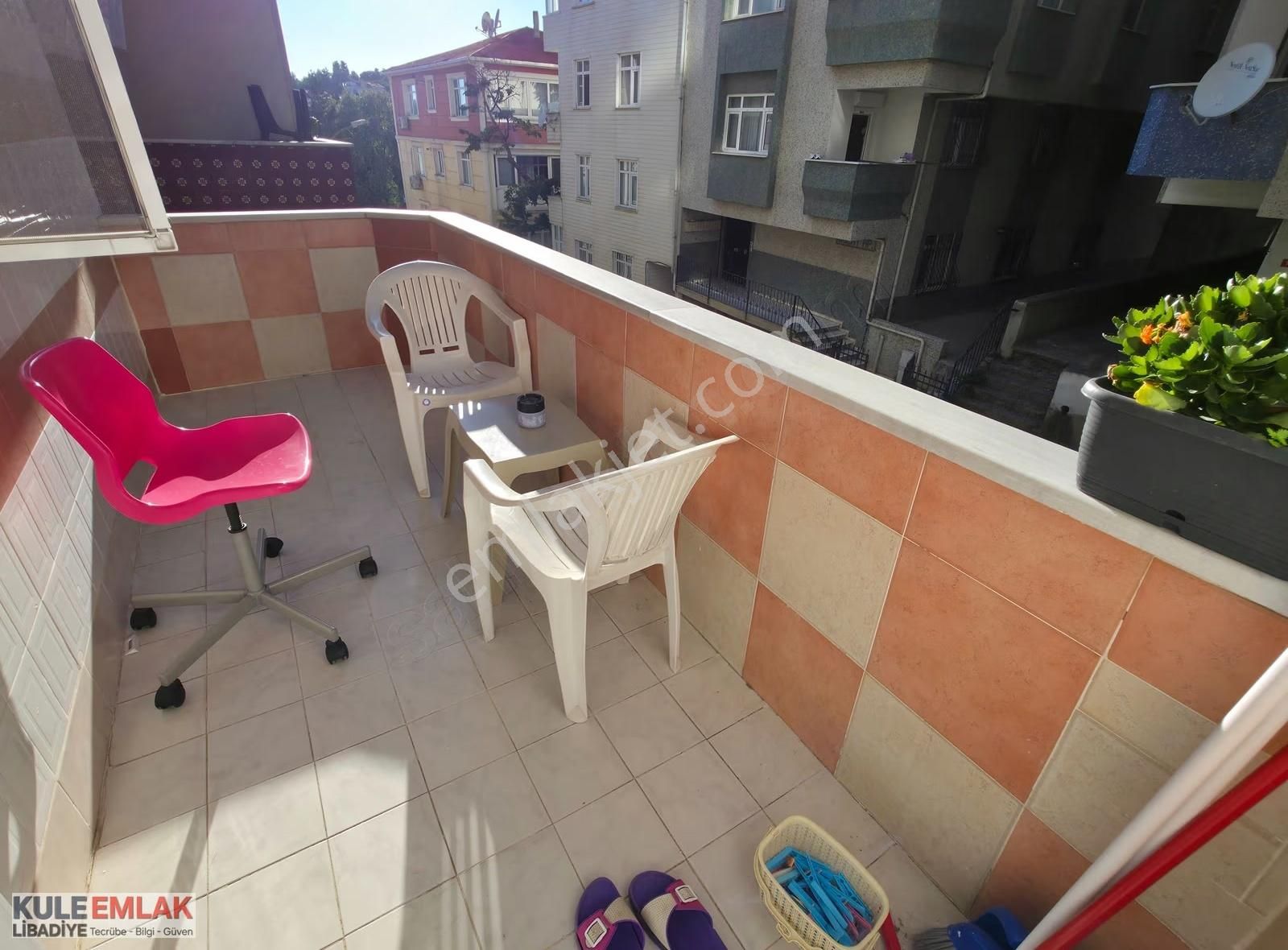 Çamlıca'nın Eteklerinde Kısıklı'da Kullanışlı 2+1 Ara Kat - Görsel 12