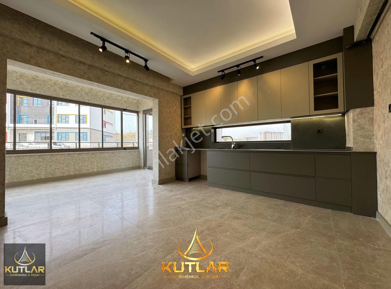 Kutlar'dan 15 Temmuz Mah Prime Mall Arkası Farklı Tasarım Aa Plu