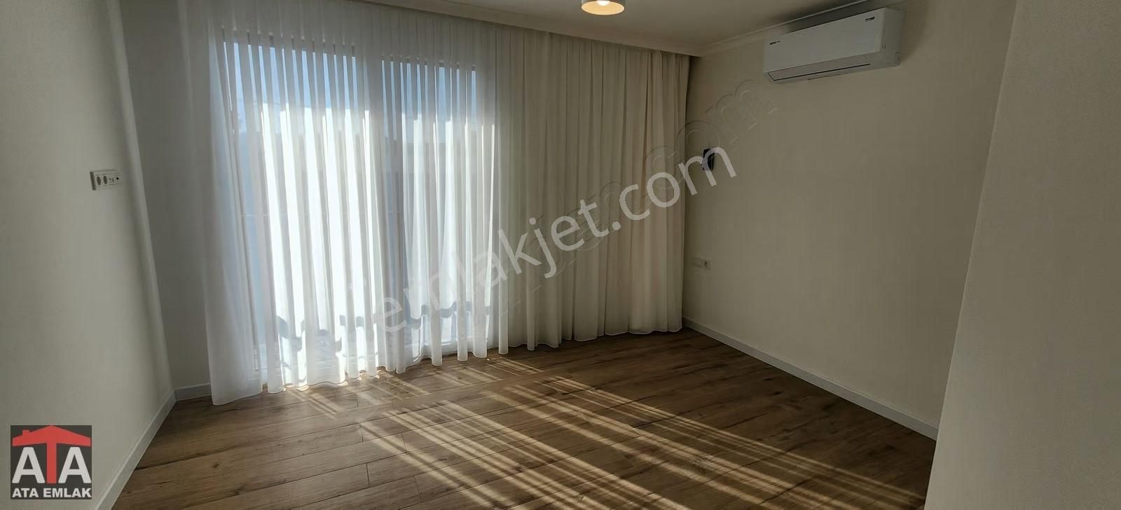Fethiye Merkezde Kiralık Yüzme Havuzlu 4+1 Tripleks Lüks Villa - Görsel 2