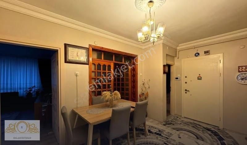 Emlak Centerden Menderes Caddesi 3+1full Yapılı Daire - Görsel 8