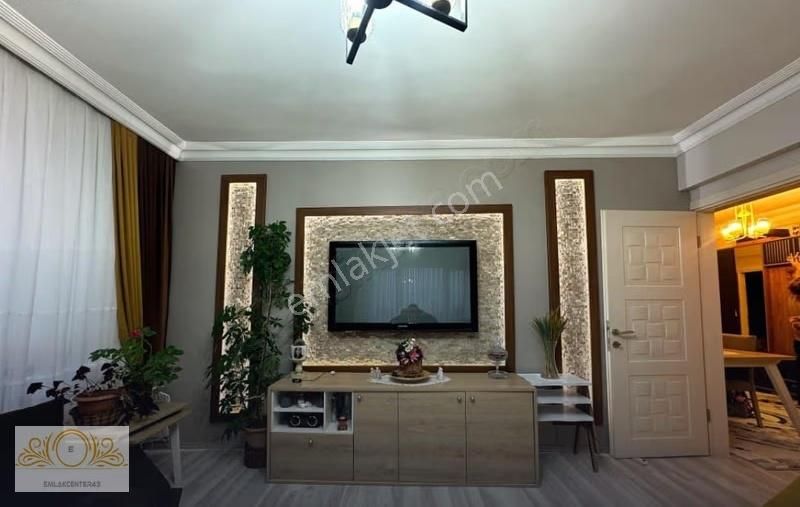 Emlak Centerden Menderes Caddesi 3+1full Yapılı Daire - Görsel 22