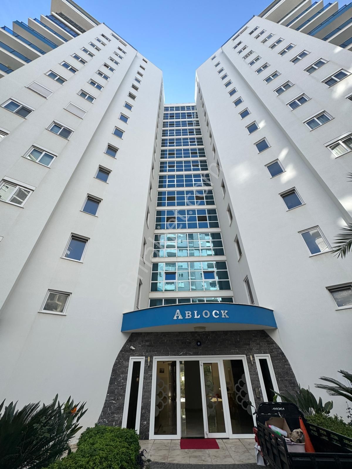 Mahmutlar'da Arakat Güney Cepheli Full Aktiviteli Eşyalı 1+1