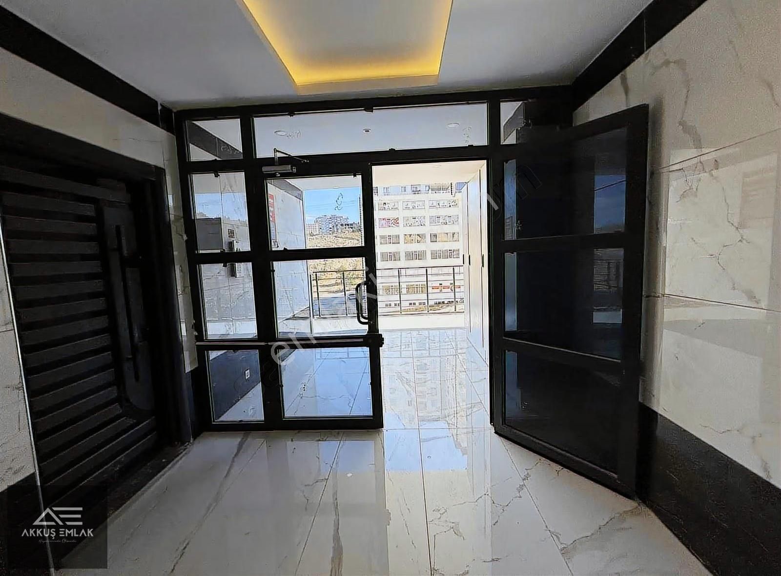 "ana Cadde Üzeri" Akkuş Emlak'tan Satılık 2+1 Geniş Daire - Görsel 4
