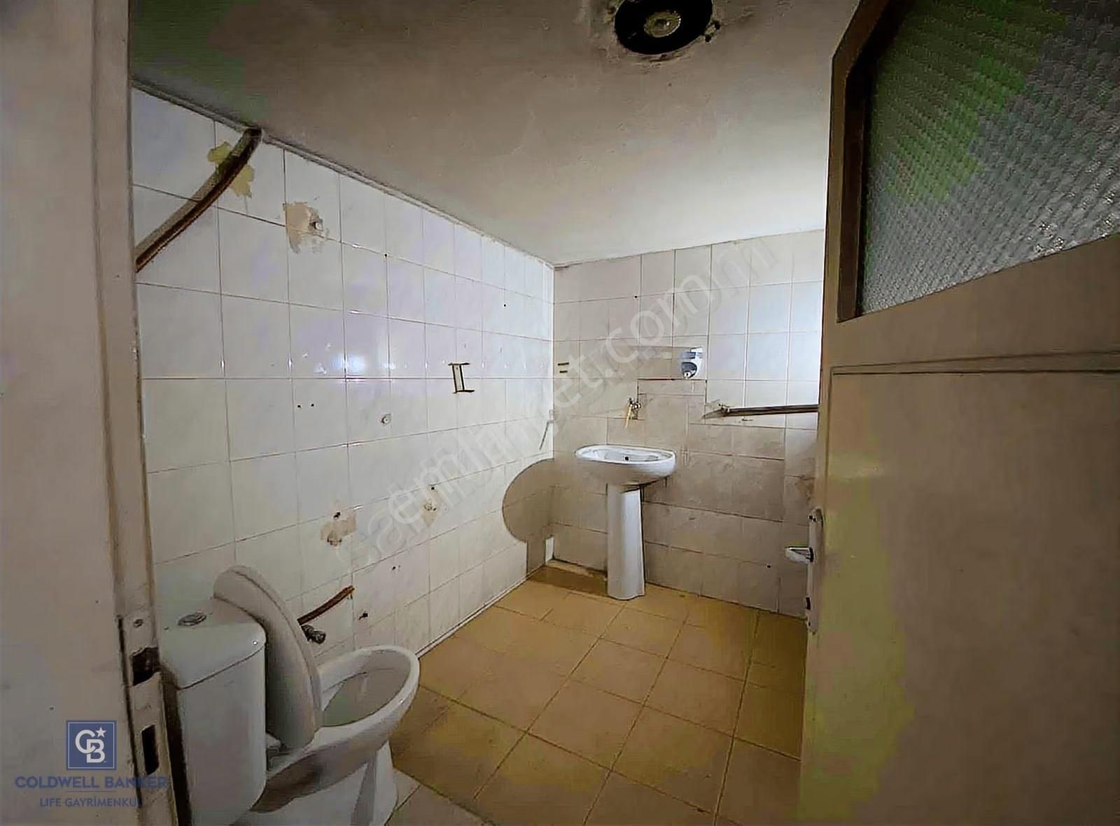 Yeşilyurt'da Polat Caddesi Yakını Kiralık Dükkan - Görsel 8