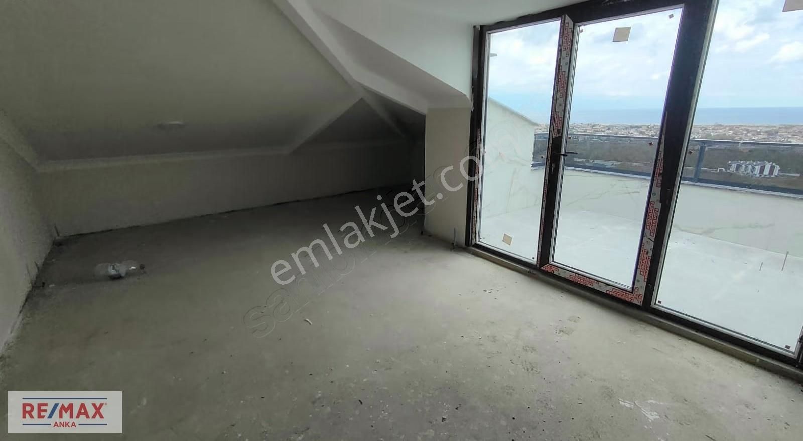 Remax Anka'dan Deniz Manzaralı Satılık 3+1 Dubleks Daireler - Görsel 12