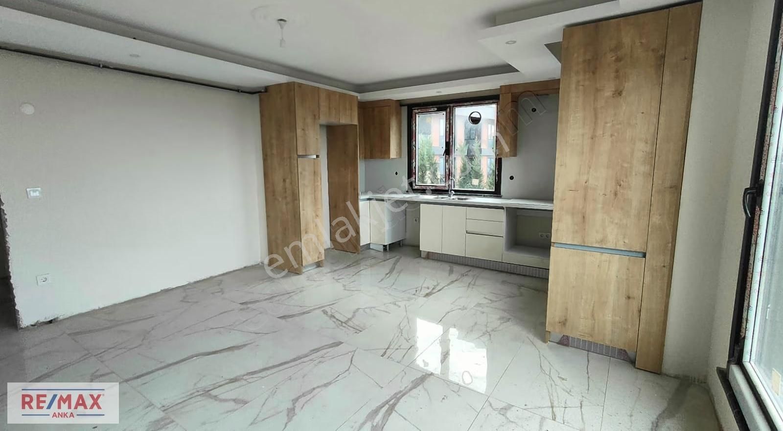 Remax Anka'dan Deniz Manzaralı Satılık 3+1 Dubleks Daireler - Görsel 8
