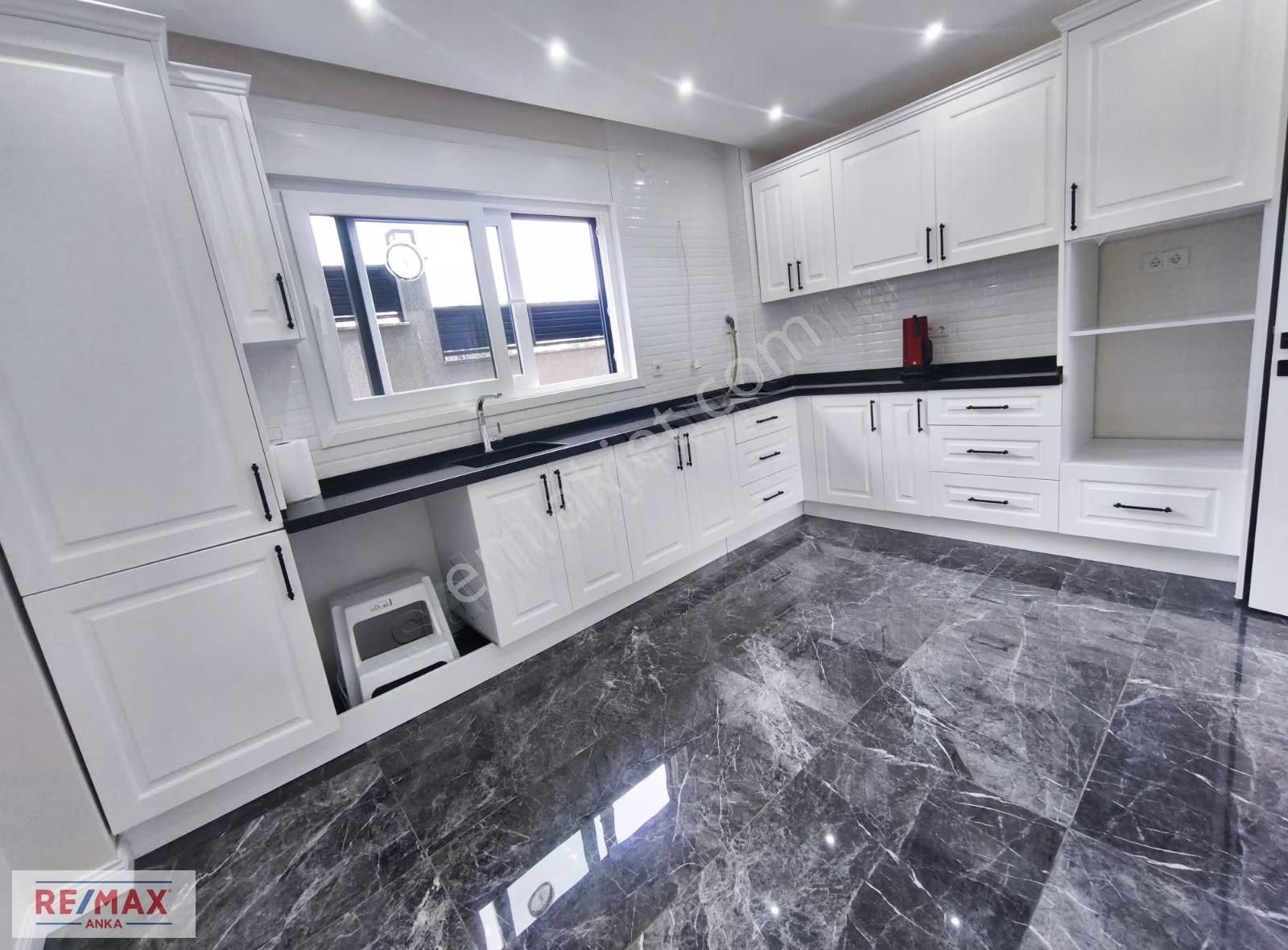 Şile'de Orman Vadi Manzaralı Müstakil Havuzlu 5+2 Satılık Villa - Görsel 2