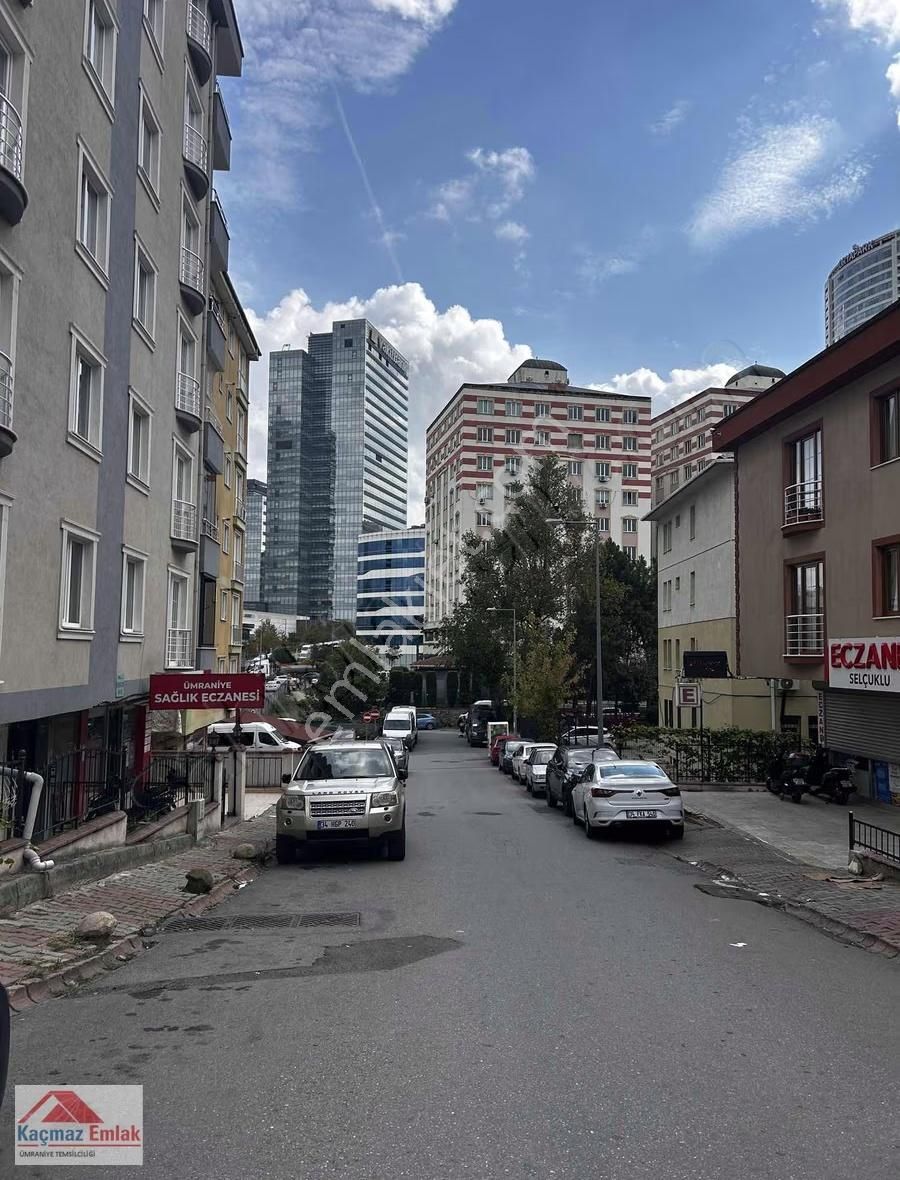 Ümraniye İnkılap Mahallesinde Satılık 2+1 Daire