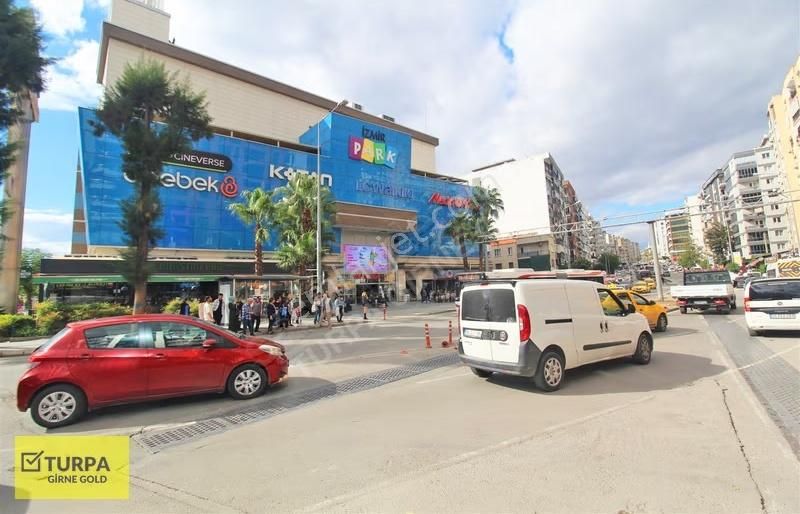 İzmirpark Avm Karşısı,önü Açık,asansörlü 3+1 Satılık Daire