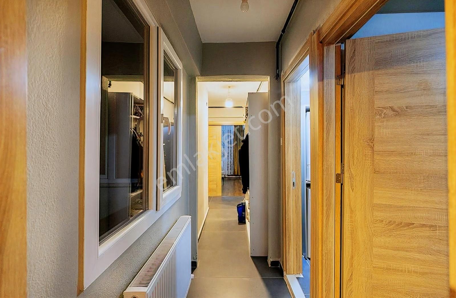 Karşıyaka Tershane Mahallesinde Full Tadilatlı Satılık 2+1 Daire - Görsel 9