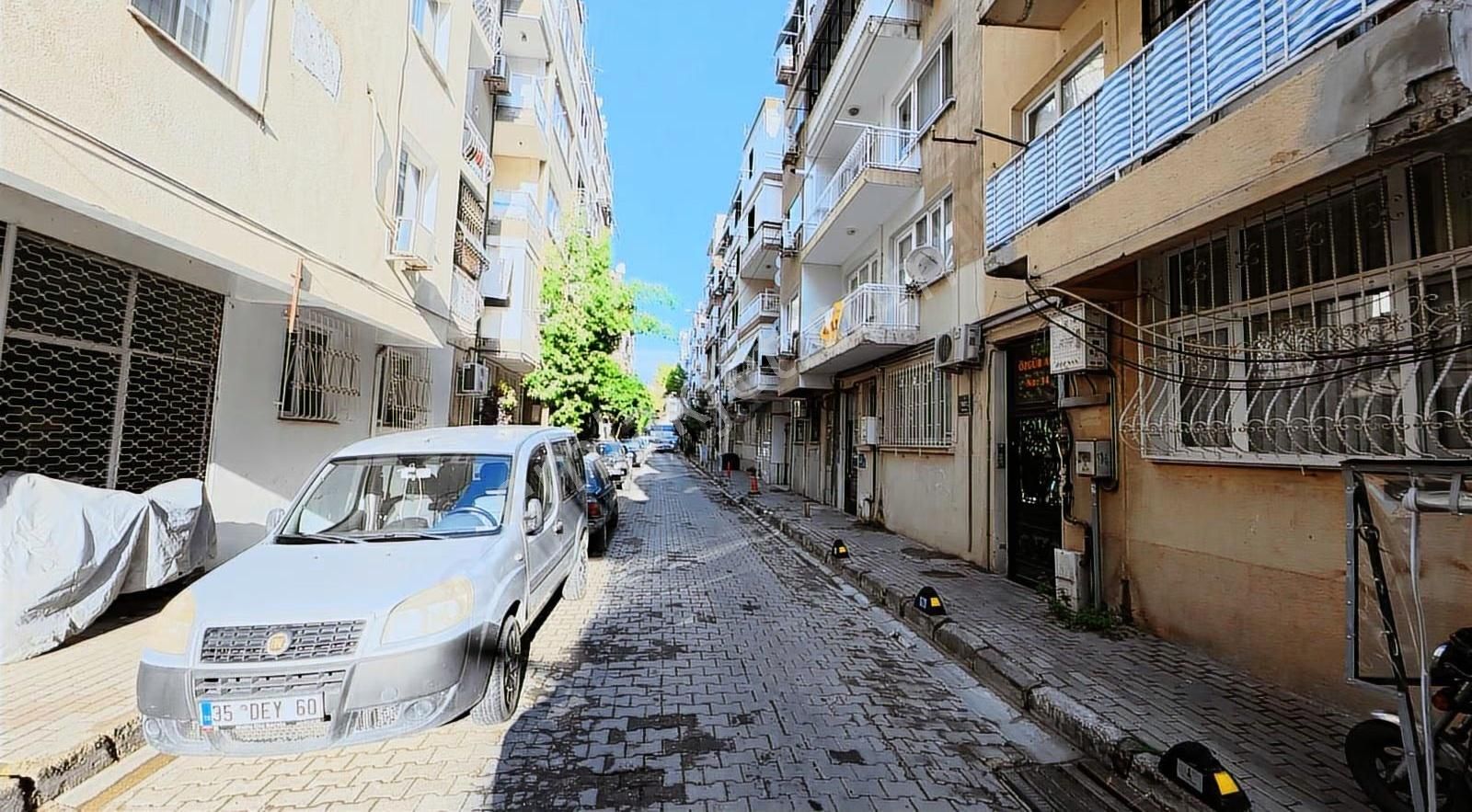 Karşıyaka Tershane Mahallesinde Full Tadilatlı Satılık 2+1 Daire - Görsel 13