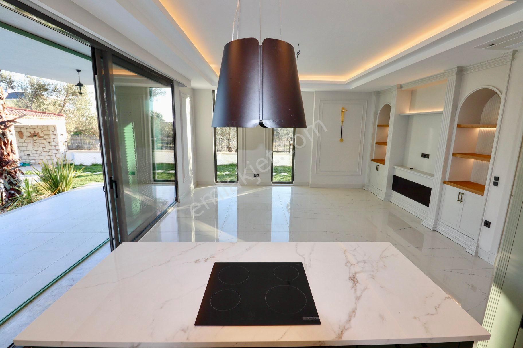 Altınoluk'ta 650 M2 Arsa İçinde Satılık Havuzlu Villa - Görsel 23