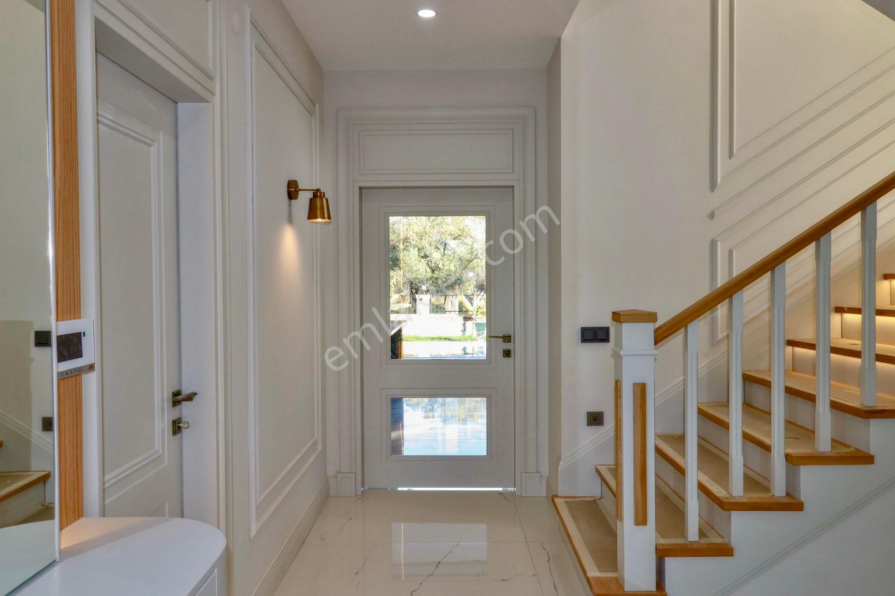 Altınoluk'ta 650 M2 Arsa İçinde Satılık Havuzlu Villa - Görsel 24