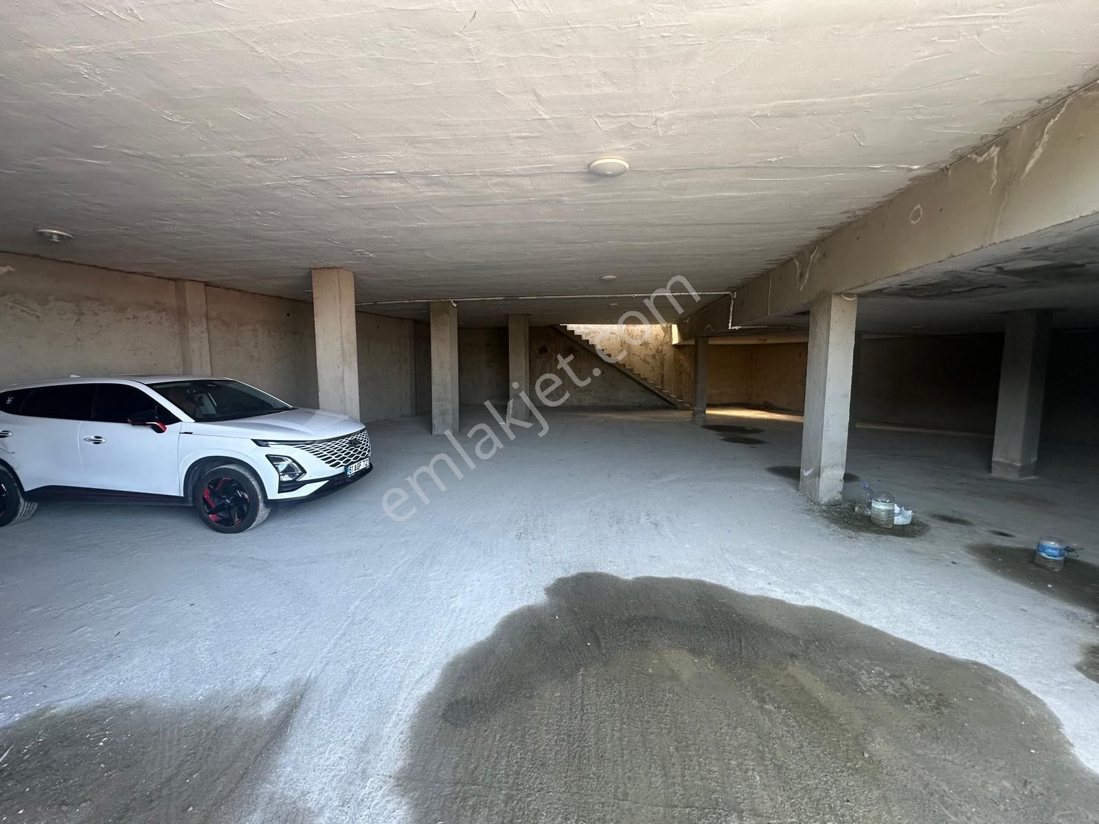 Küçükler Gayrimenkulden Karşıyaka Da Site İçinde Satılık Daire - Görsel 27