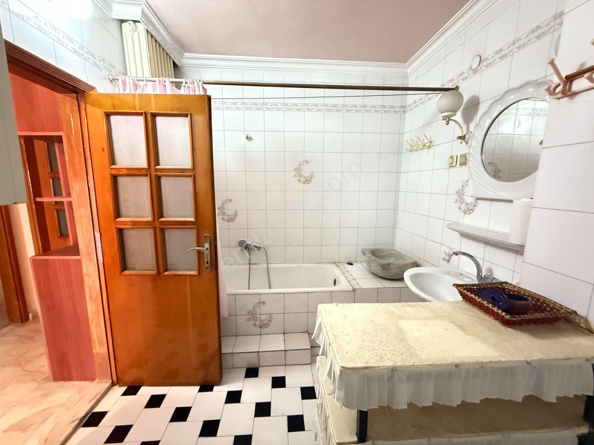 Yenişehir Gazi Mah. Adnan Menderes Blv. 4+1 Denize Sıfır Kiralık, - Görsel 28