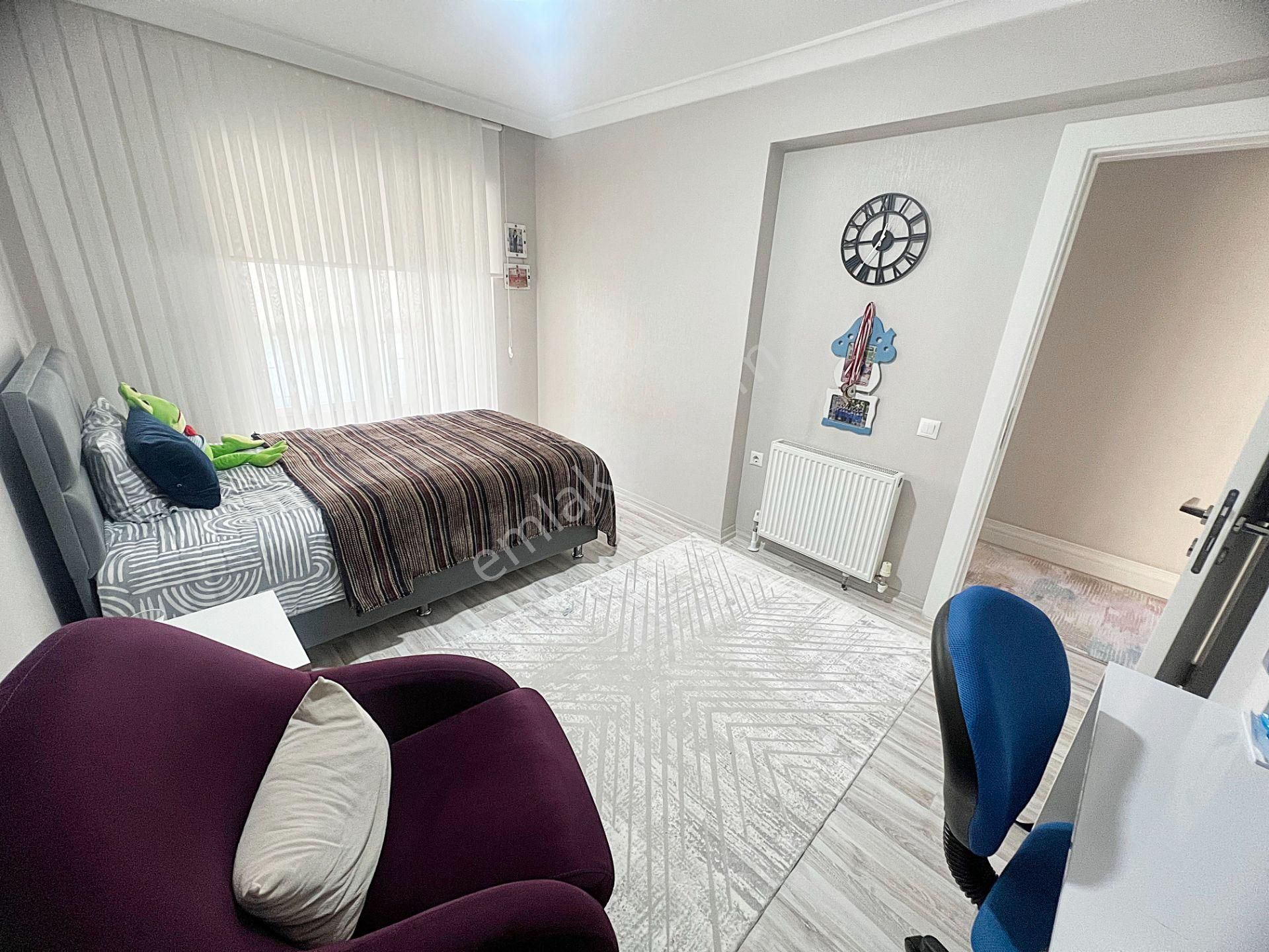 Kaletepe Erol Kaya Cadde Yakını Emsalsiz Ful Yapılı Kök Tapu Güney Batı Cephe - Görsel 18