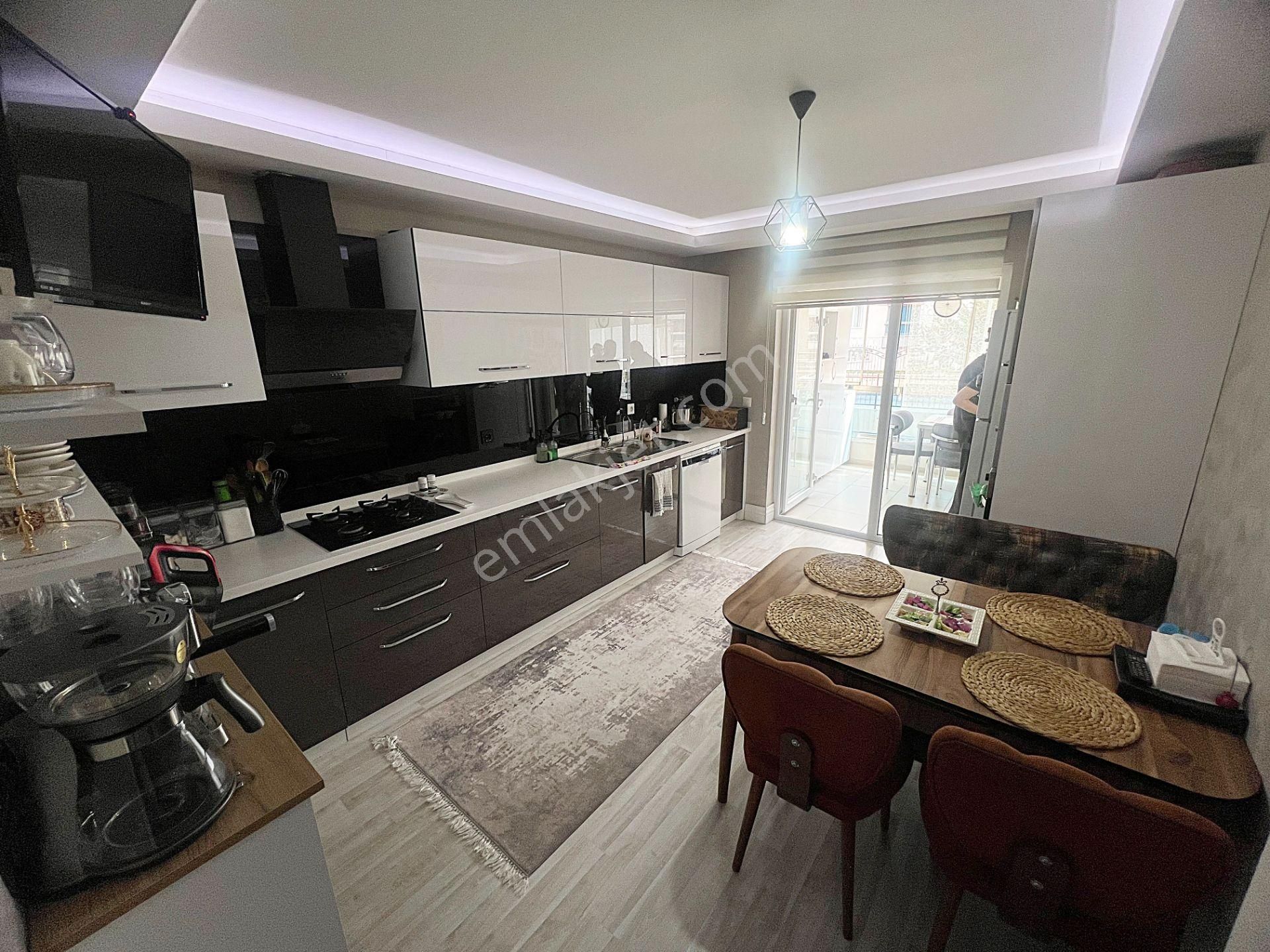 Kaletepe Erol Kaya Cadde Yakını Emsalsiz Ful Yapılı Kök Tapu Güney Batı Cephe - Görsel 4