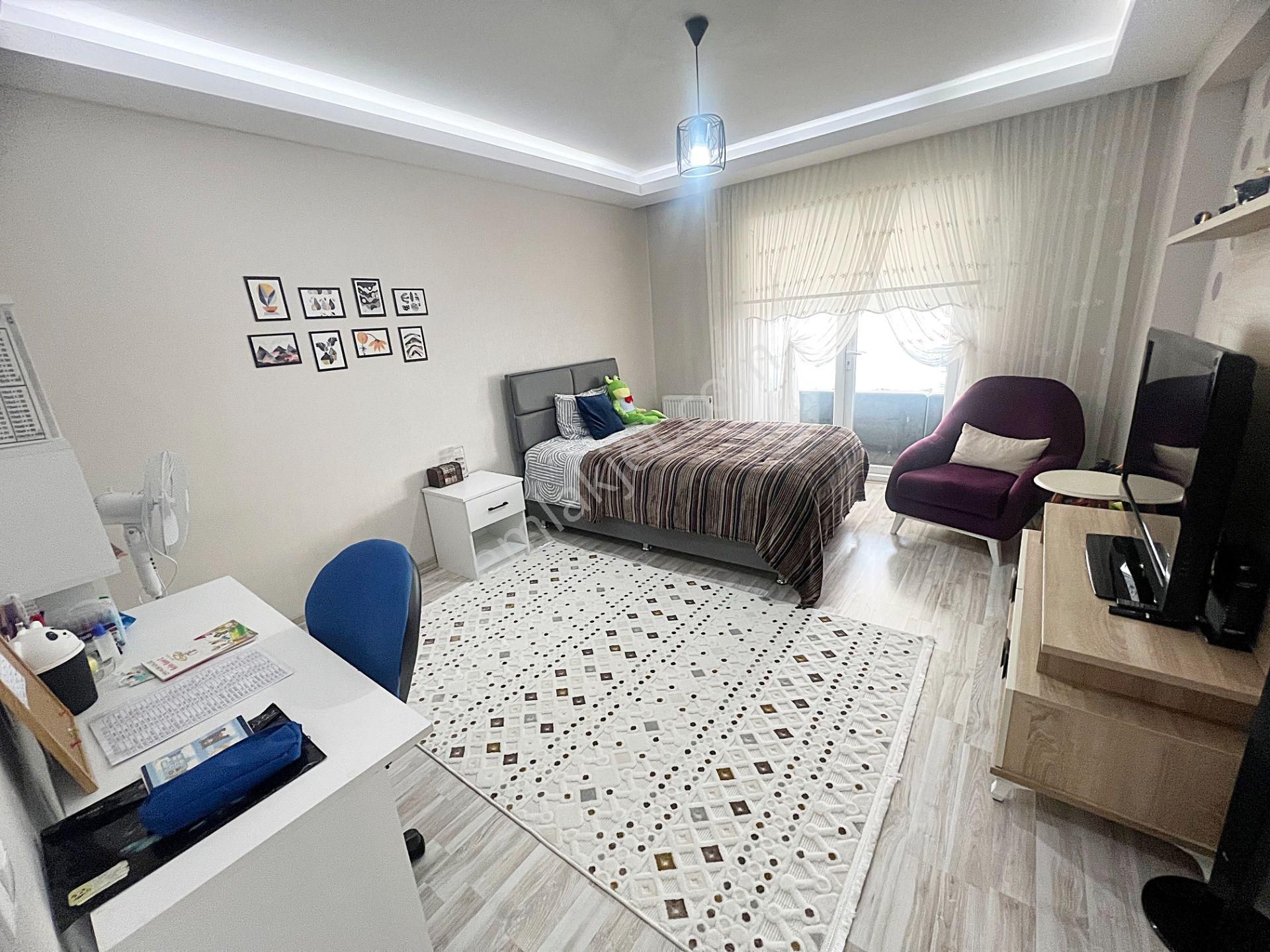 Kaletepe Erol Kaya Cadde Yakını Emsalsiz Ful Yapılı Kök Tapu Güney Batı Cephe - Görsel 11