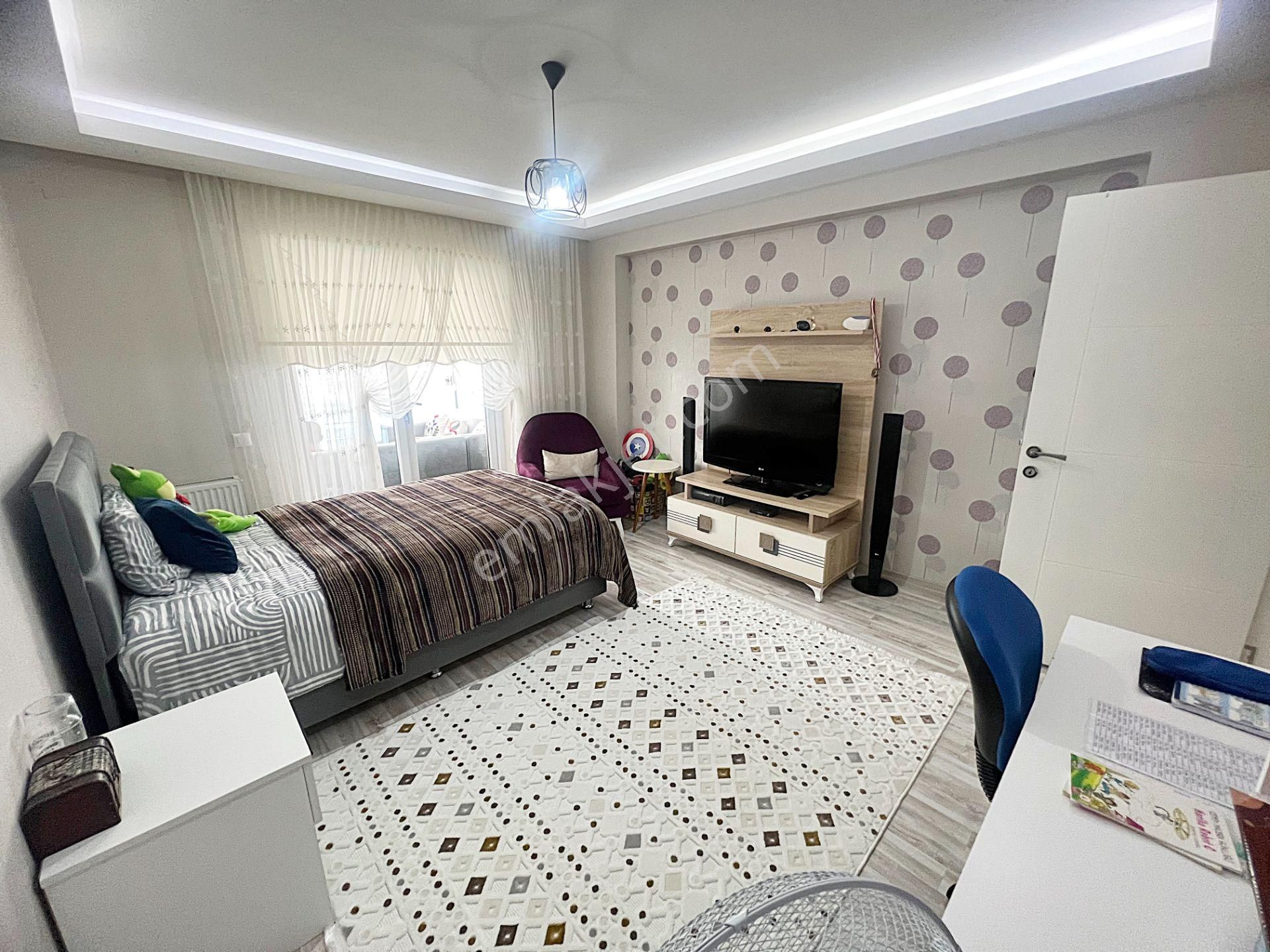 Kaletepe Erol Kaya Cadde Yakını Emsalsiz Ful Yapılı Kök Tapu Güney Batı Cephe - Görsel 12