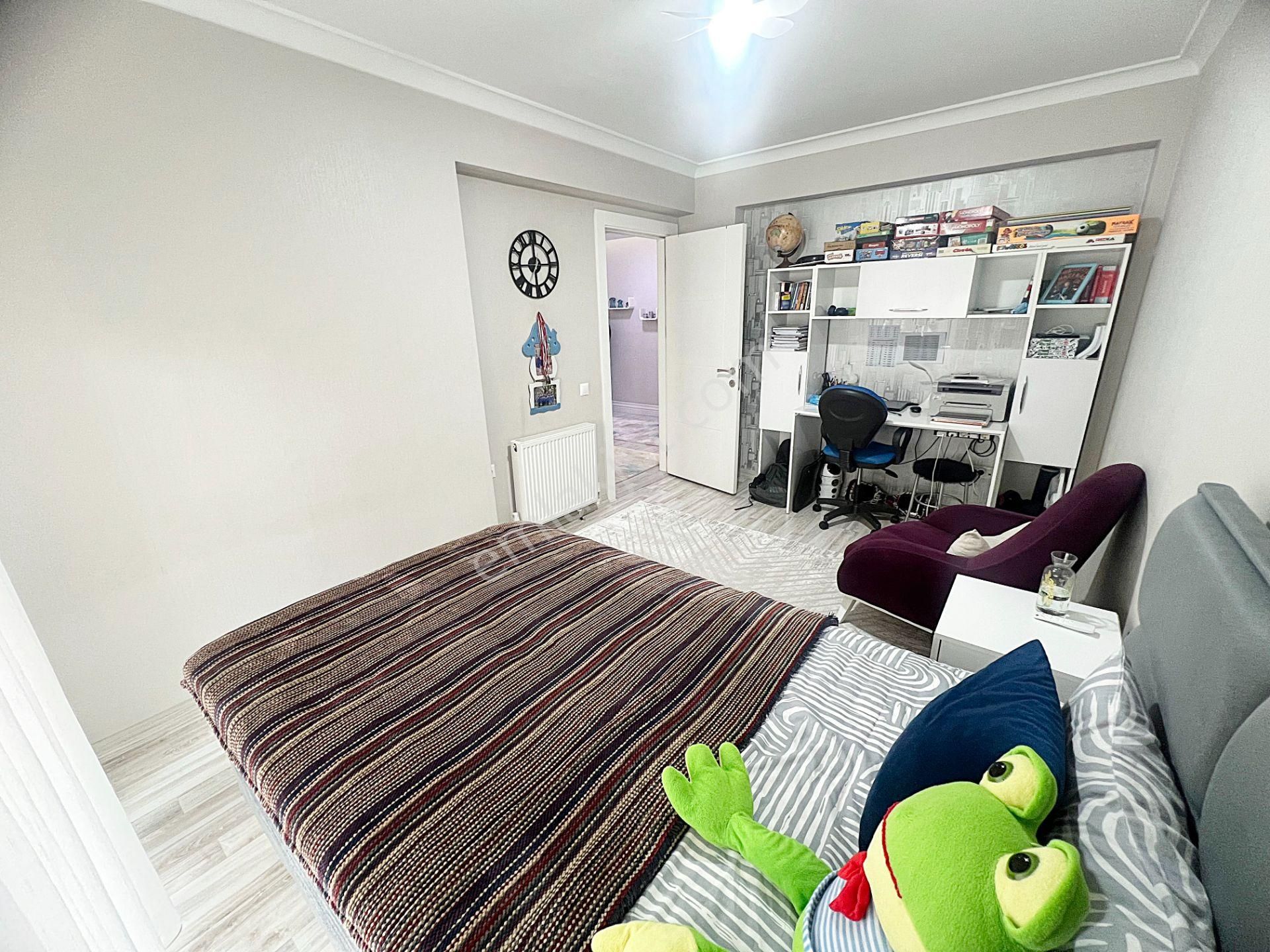 Kaletepe Erol Kaya Cadde Yakını Emsalsiz Ful Yapılı Kök Tapu Güney Batı Cephe - Görsel 17