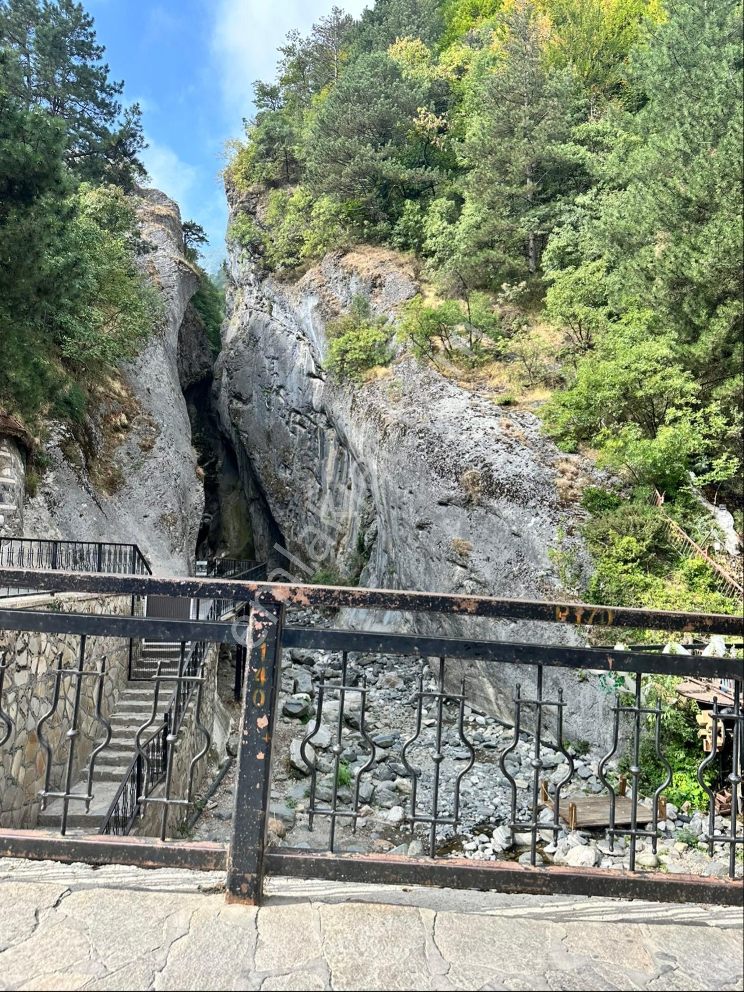 Emin Yerlikaya Gayrimenkulden Lüks Tasarım Satılık Villa - Görsel 28