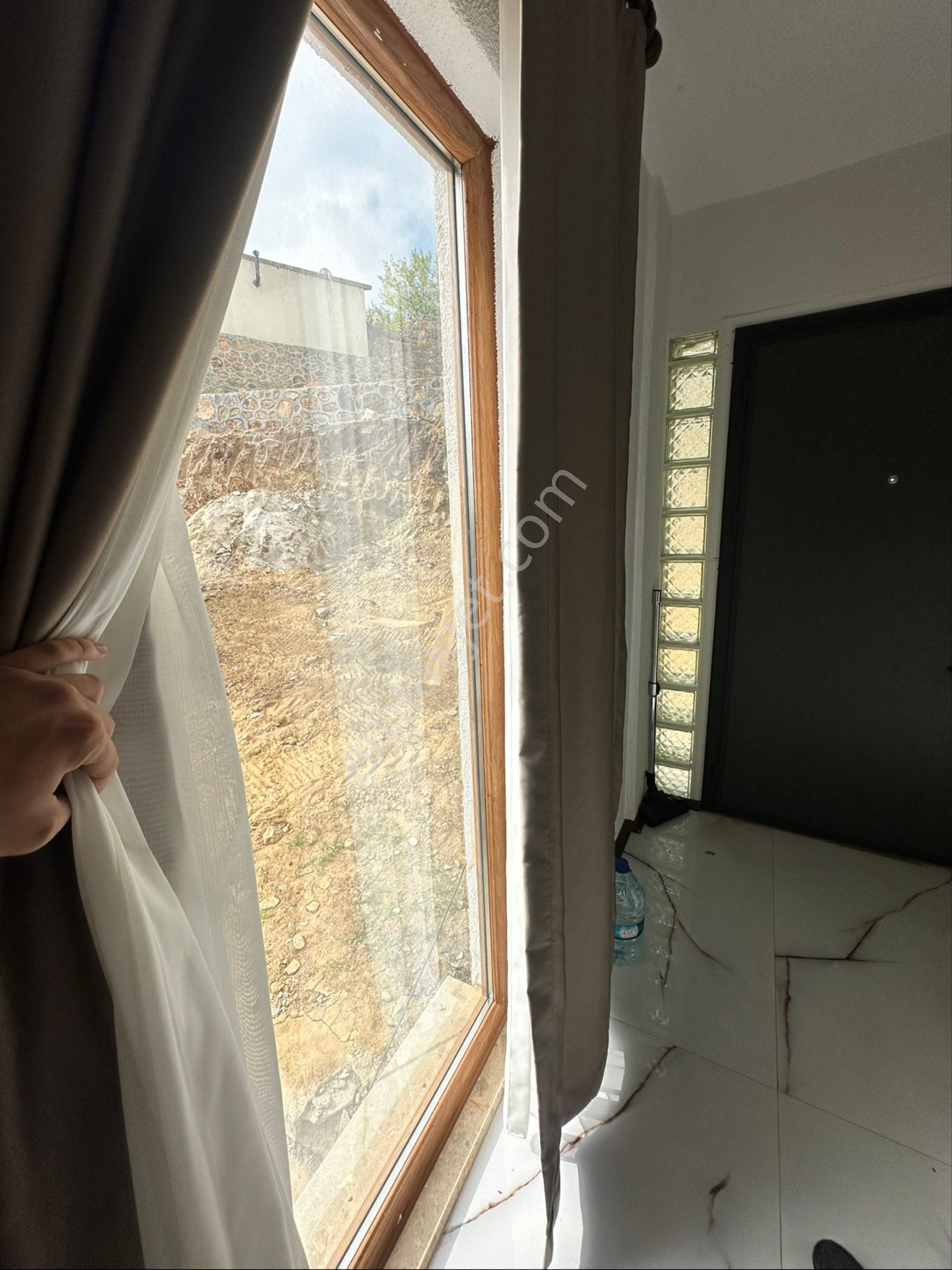 Emin Yerlikaya Gayrimenkulden Lüks Tasarım Satılık Villa - Görsel 11