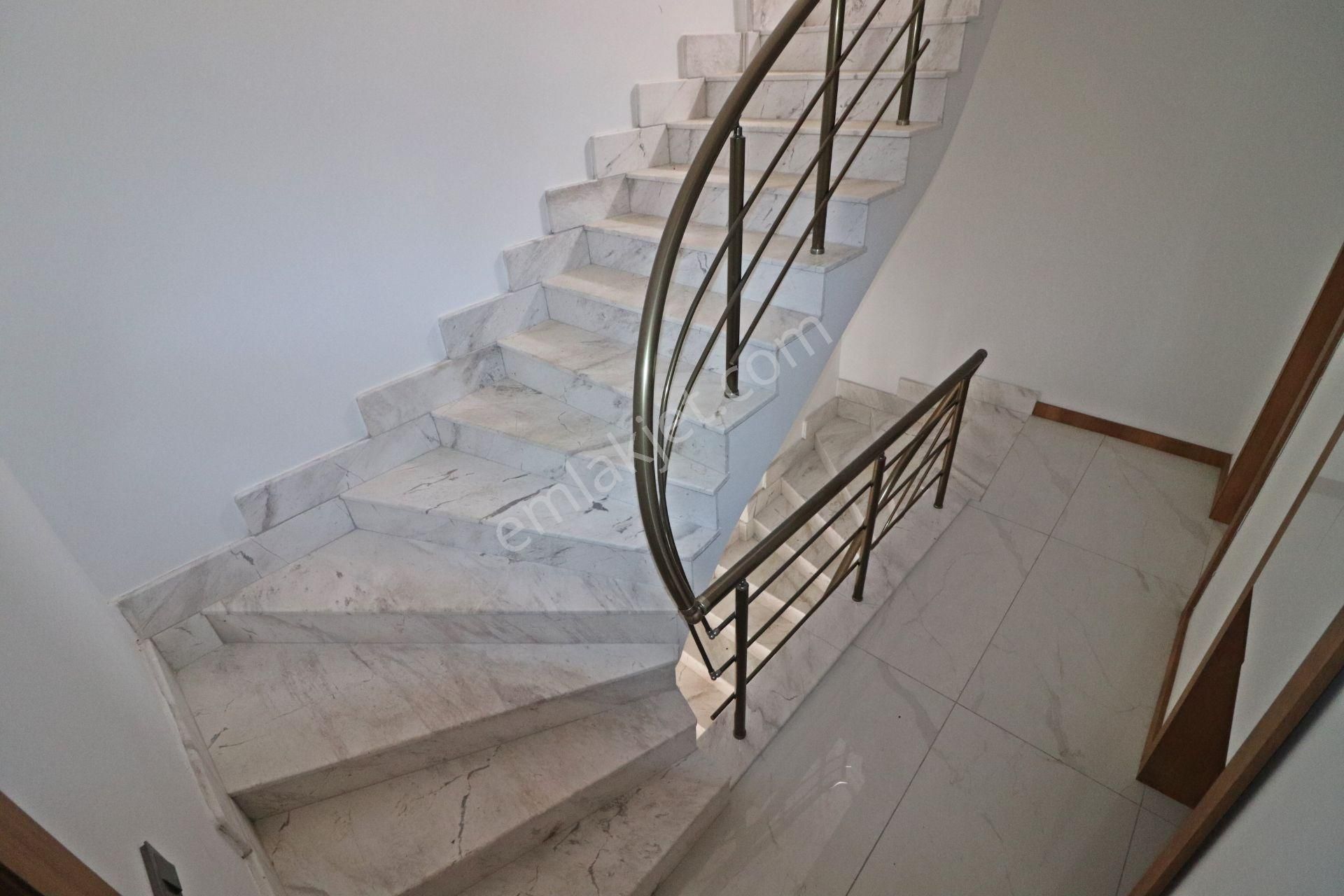 Irmaksudan Tek Yetkili Zeytinli De Oksijen Depolu 4+1 Villa - Görsel 23