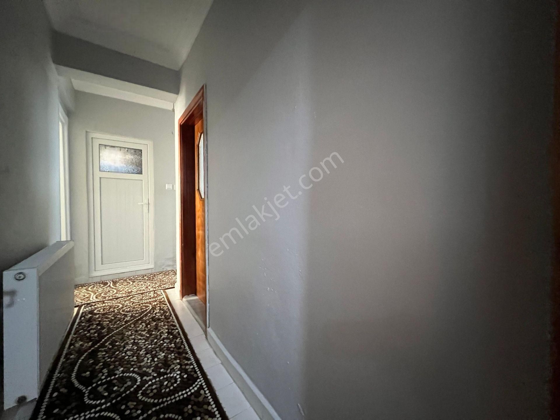 Roma' Dan Yeniceköy Mahallesi' Nde Satılık Daire - Görsel 3